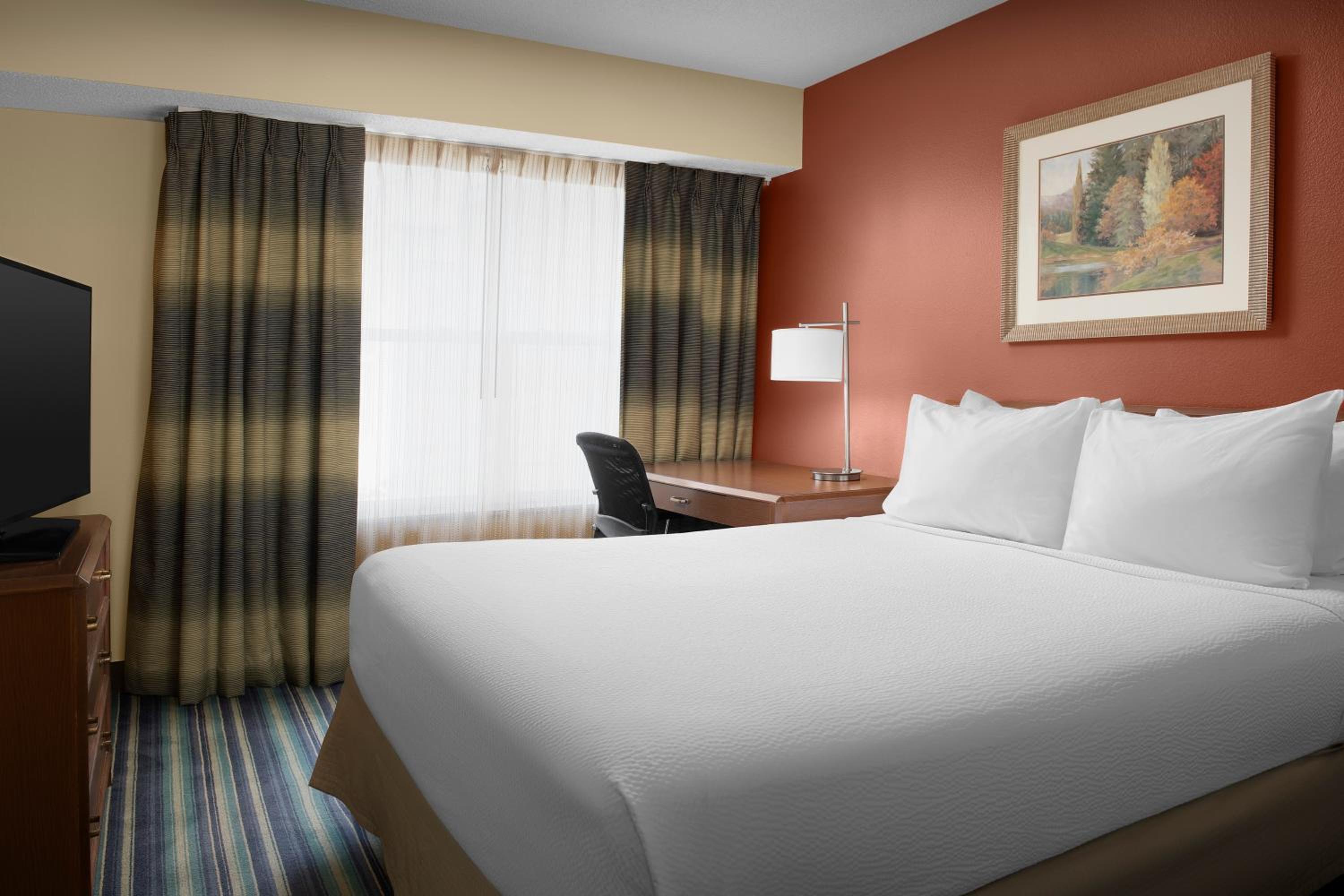 Two-Bedroom Suite - Photo 16