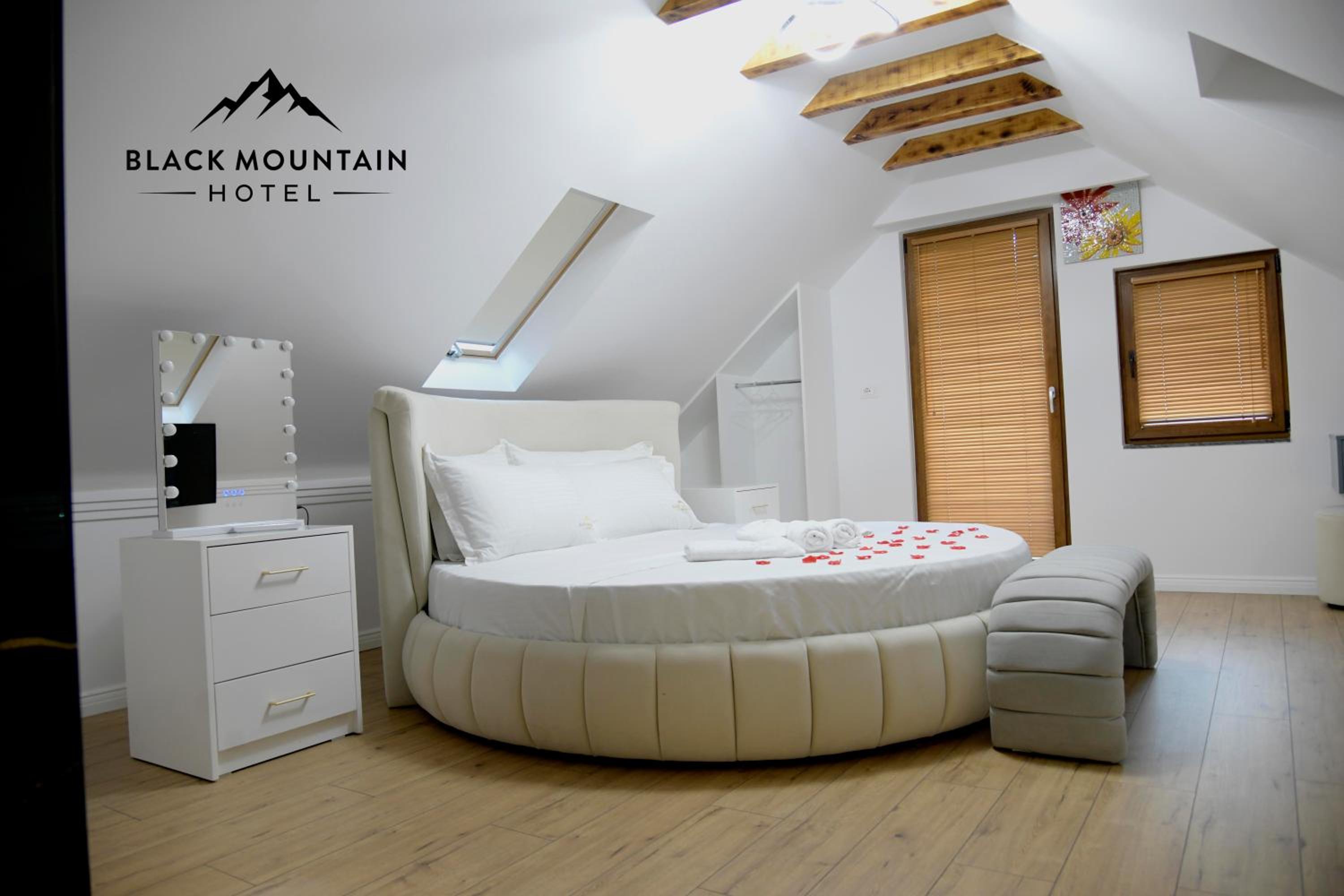 Suite with City View photo 2