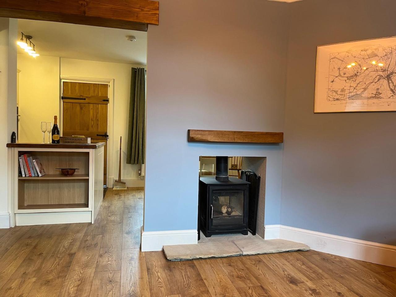 Three-Bedroom House photo 3