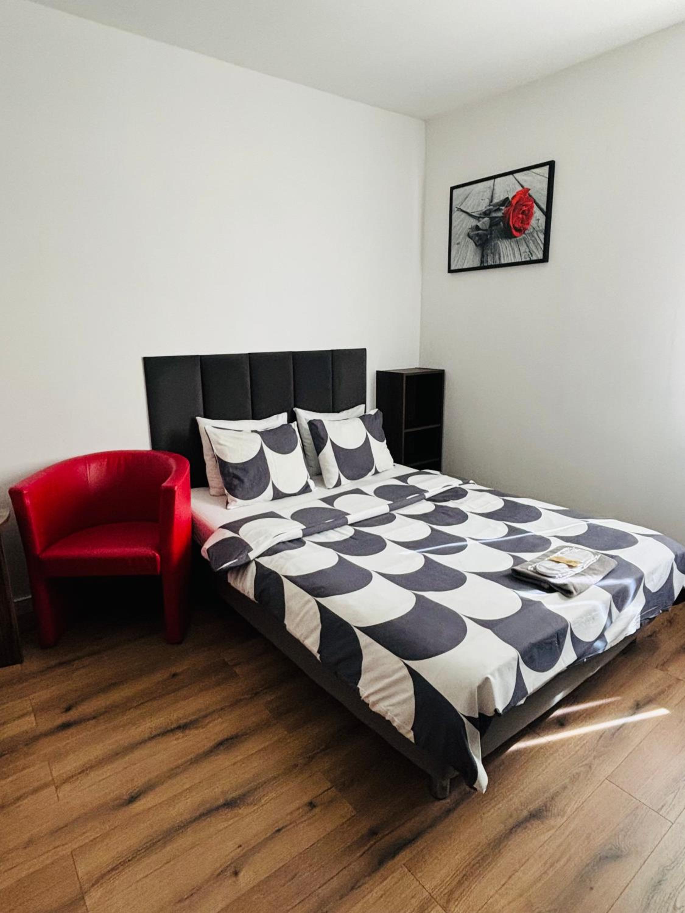 Standard Queen Room - Photo 1