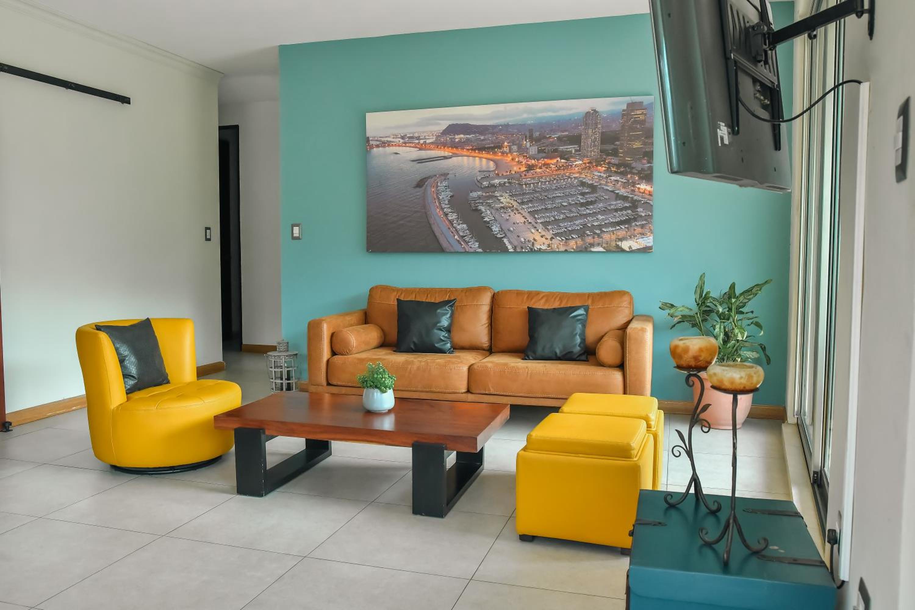 Three-Bedroom Apartment photo 1
