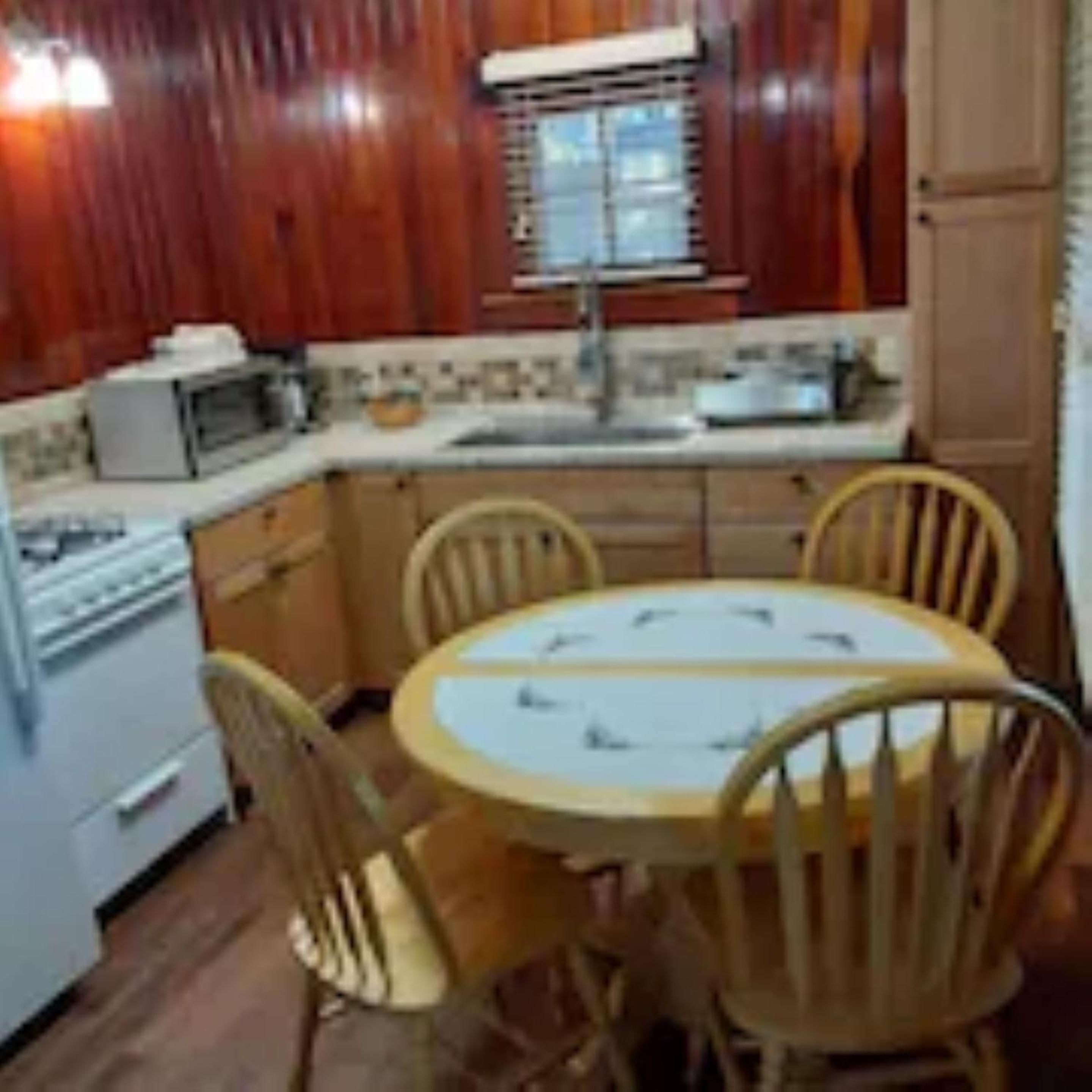 Deluxe King Suite photo 2