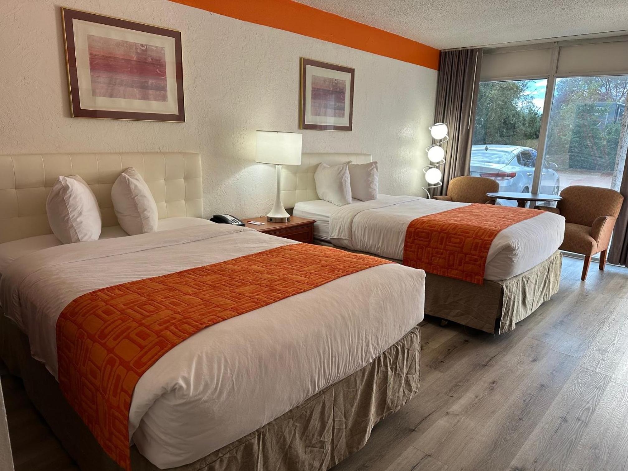 Double Room with Two Double Beds - Non-Smoking - Photo 3