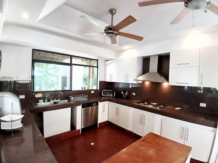 Three-Bedroom House photo 3