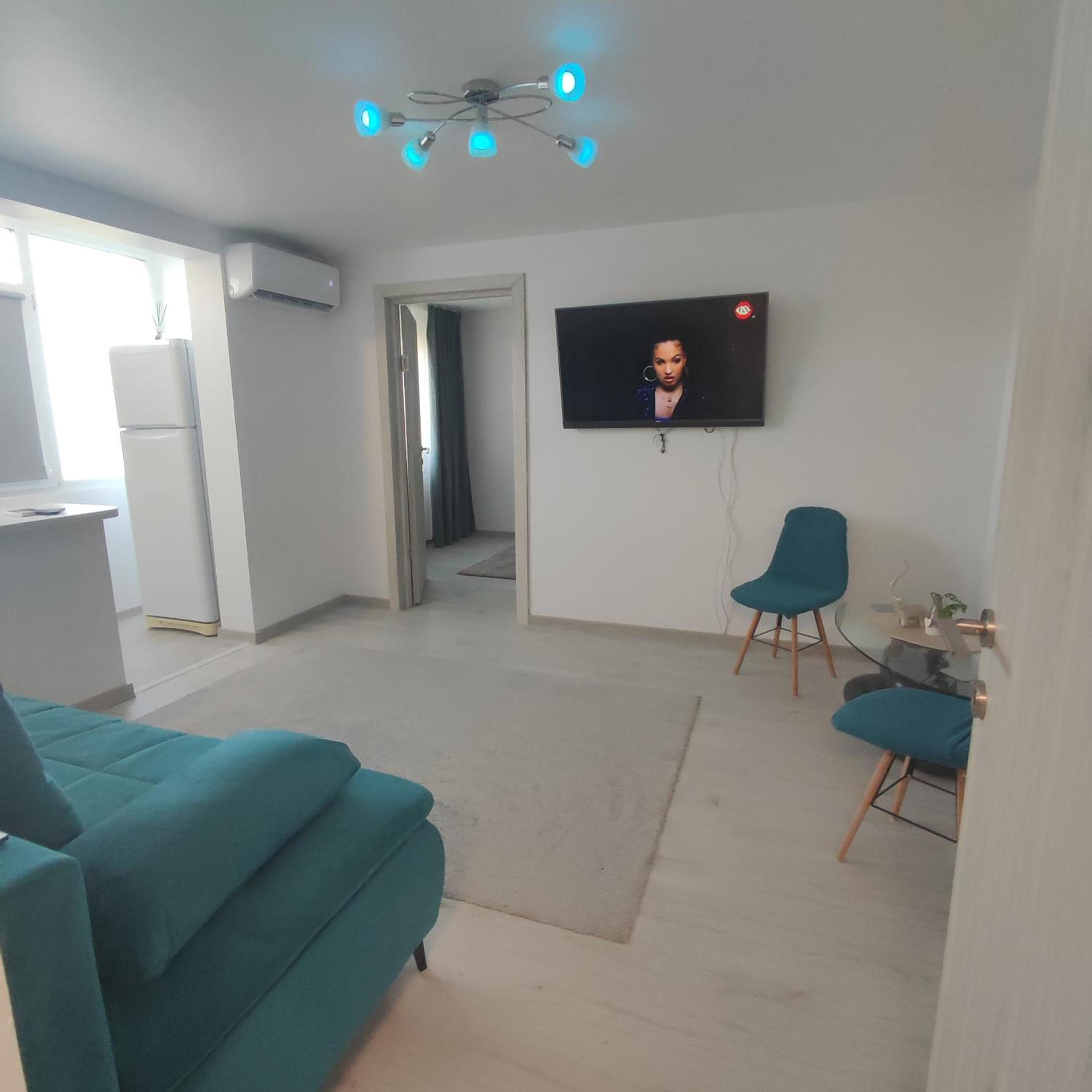One-Bedroom Apartment photo 1