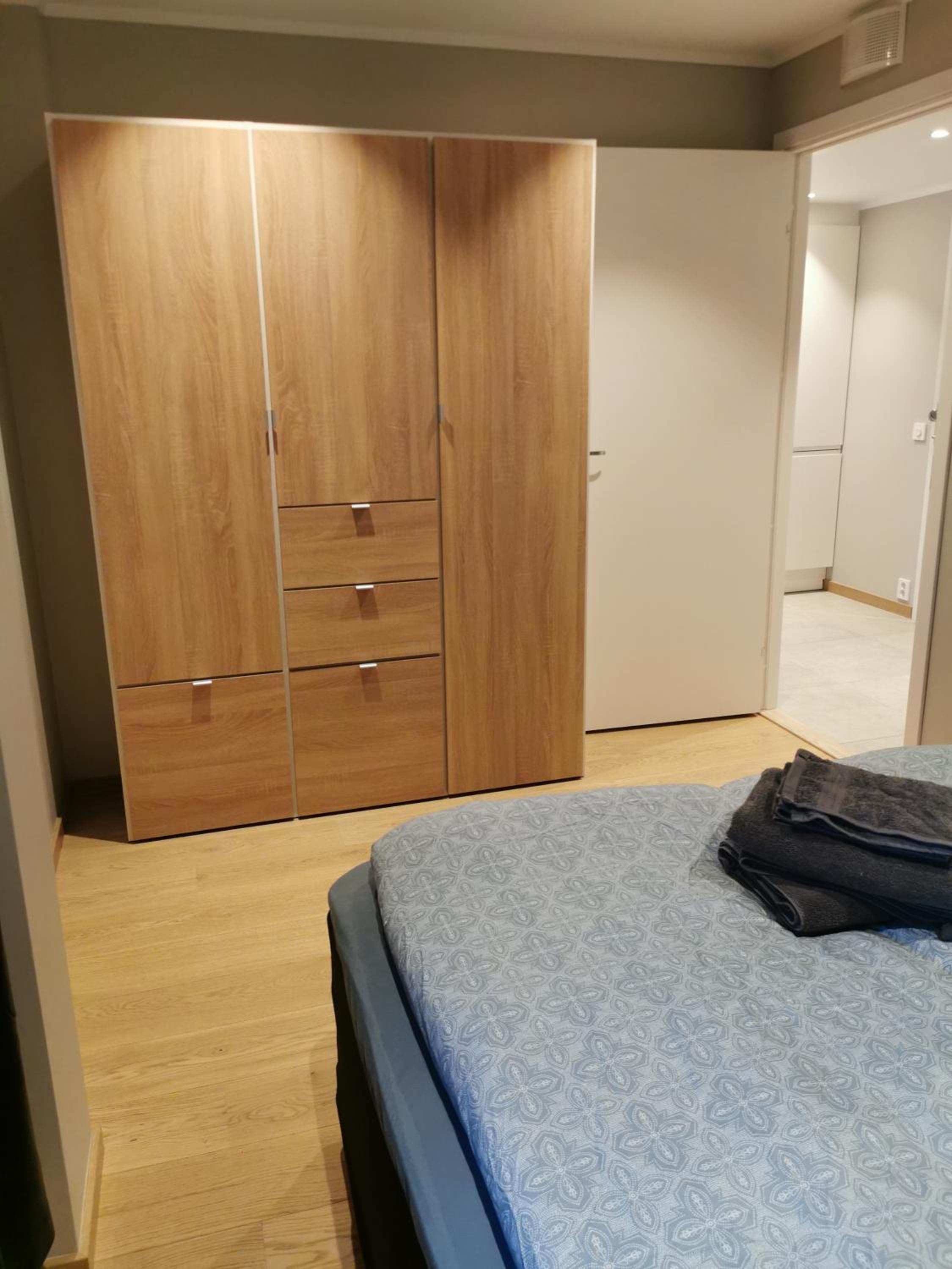 One-Bedroom Apartment photo 1