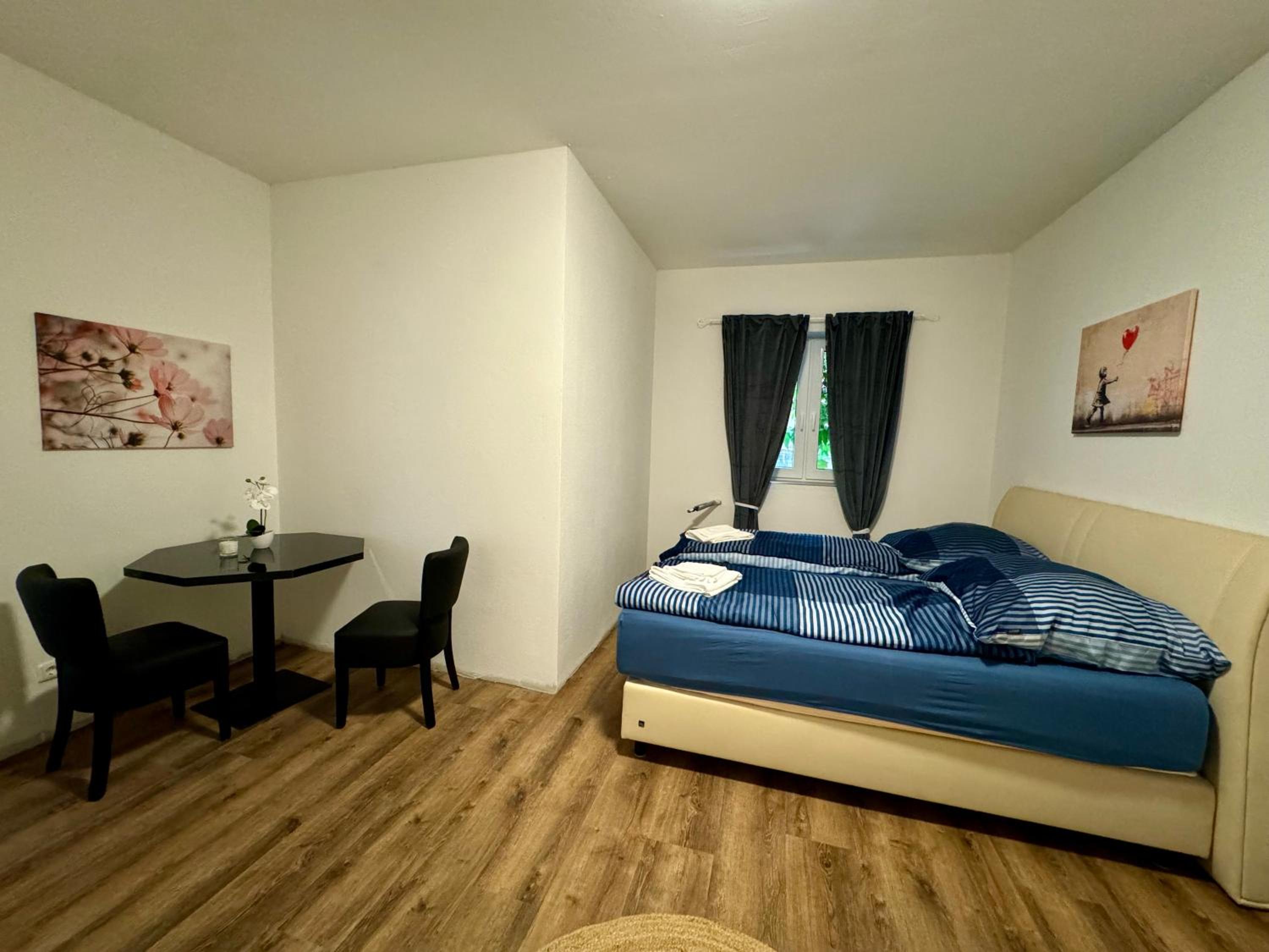 One-Bedroom Apartment photo 2