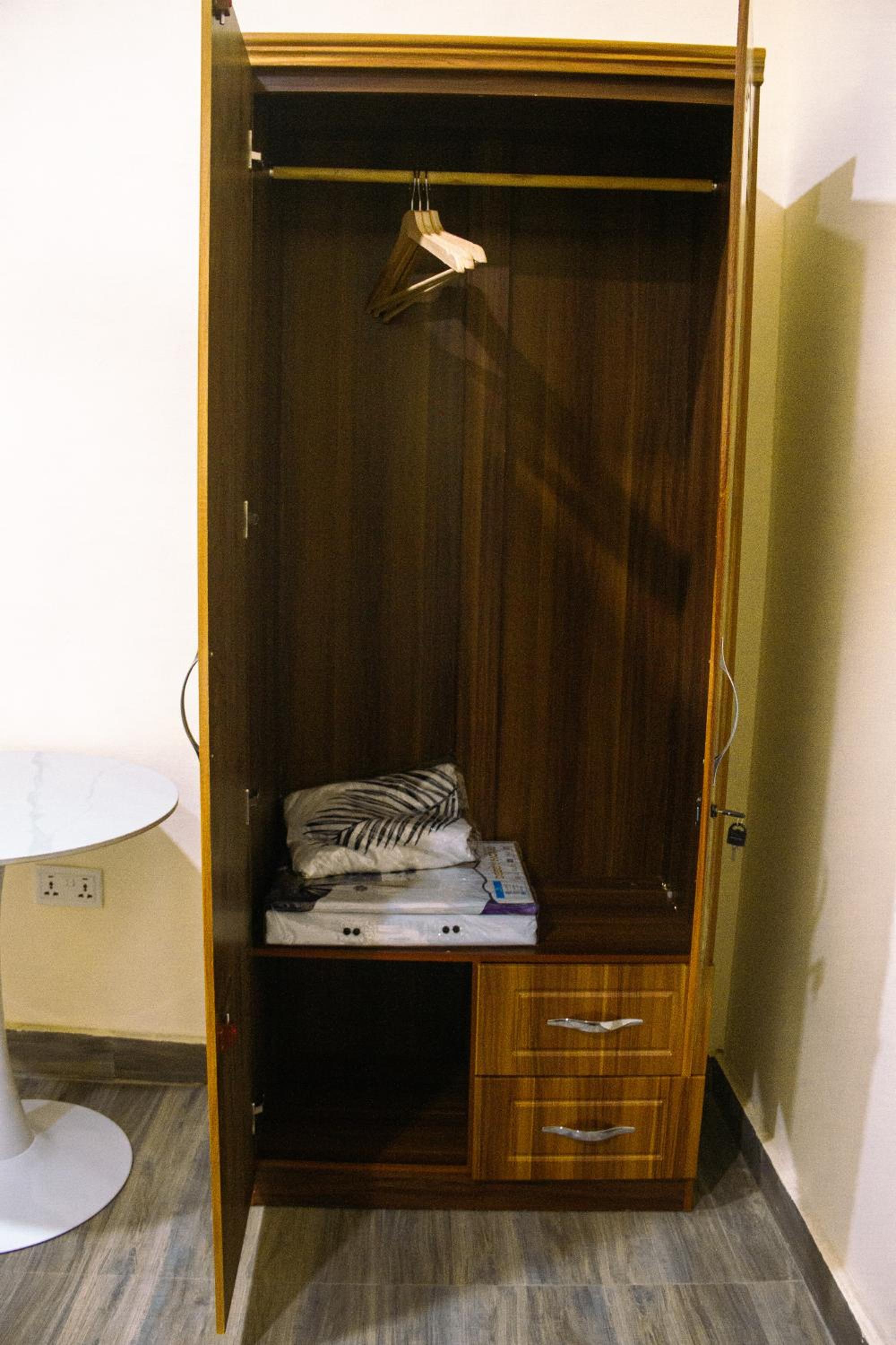 Two-Bedroom Apartment with Balcony photo 2