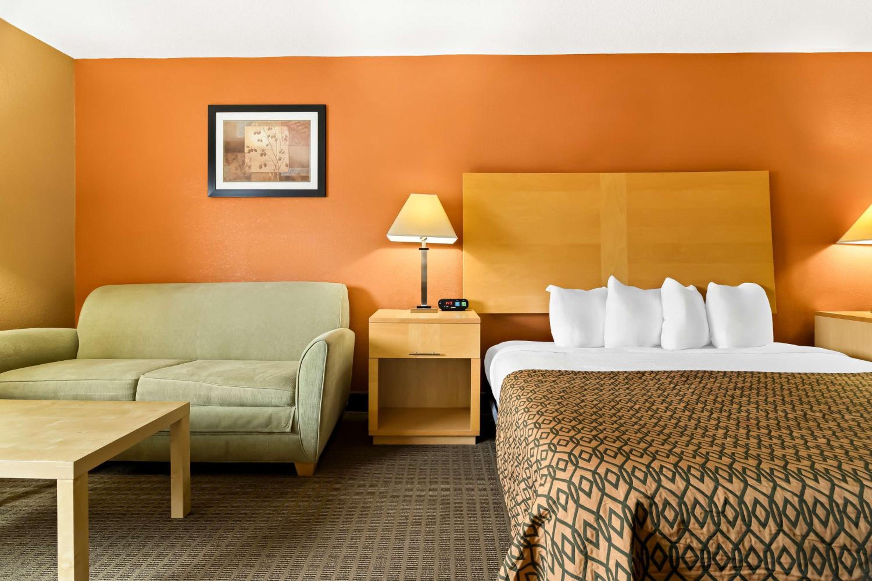 King Room - Disability Access Tub - Photo 1