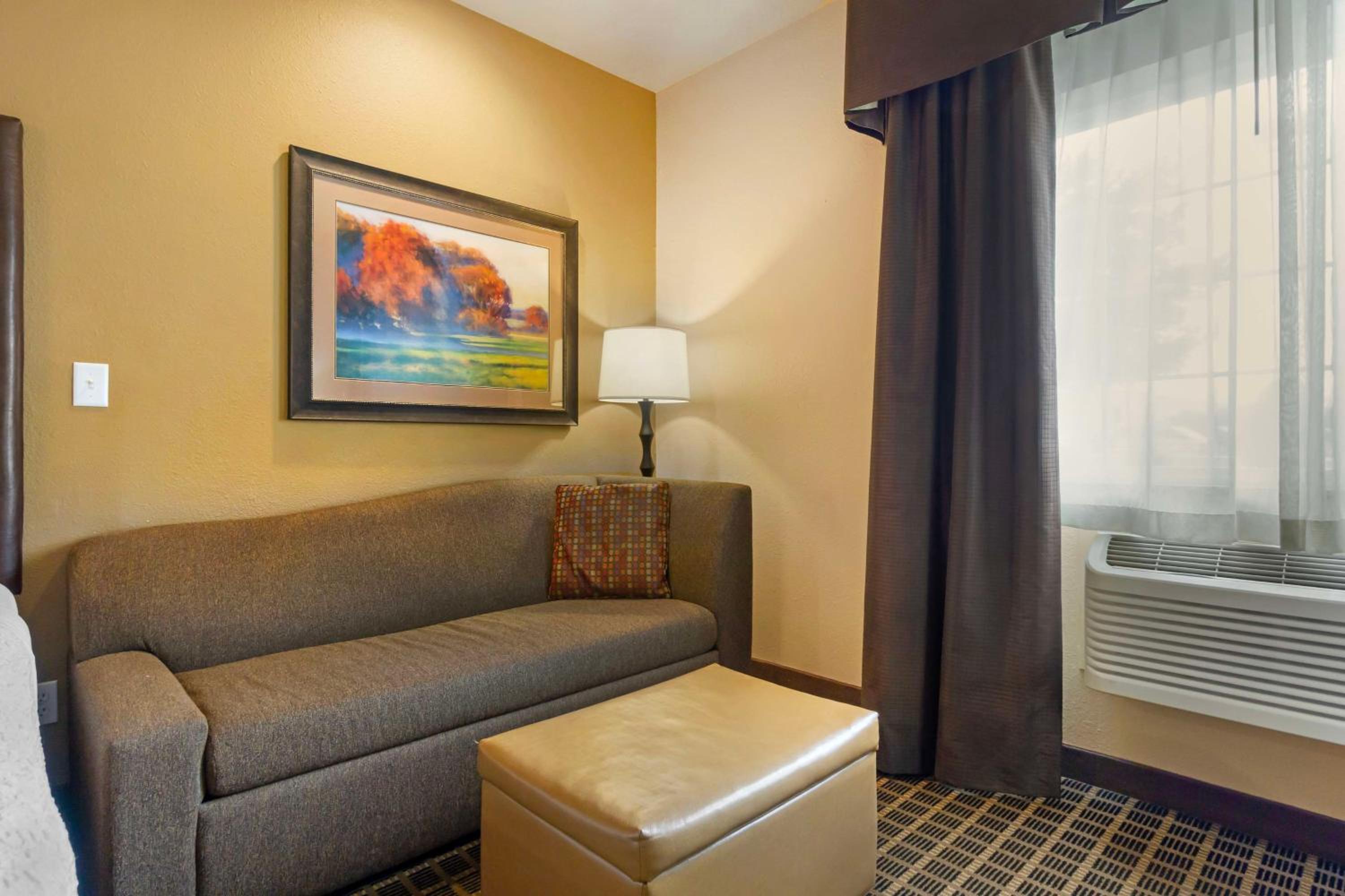 King Room with Sofa Bed and Walk-In Shower - Disability Access/Non-Smoking photo 2
