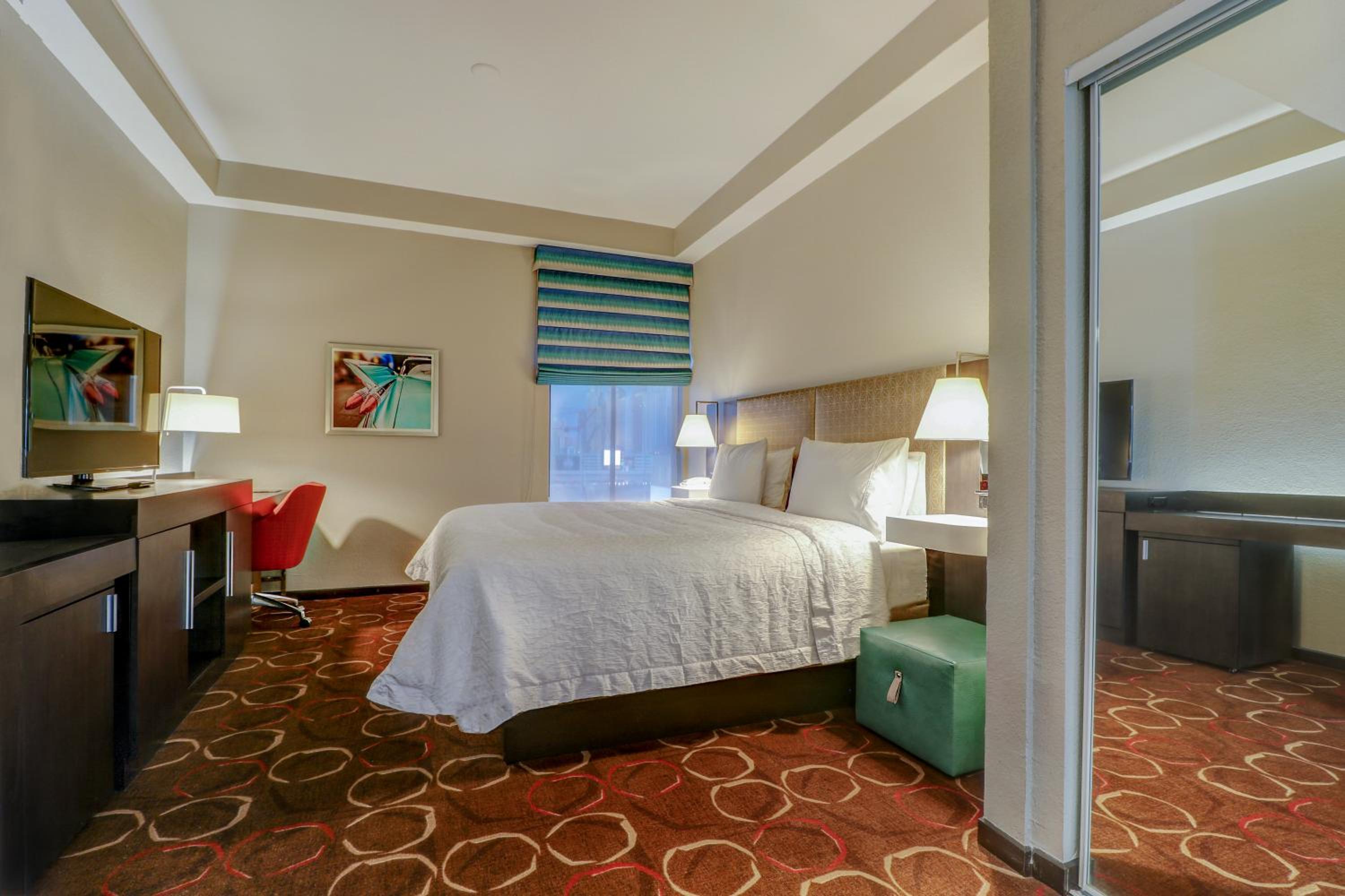 One-Bedroom King Suite - Non-Smoking - Photo 4