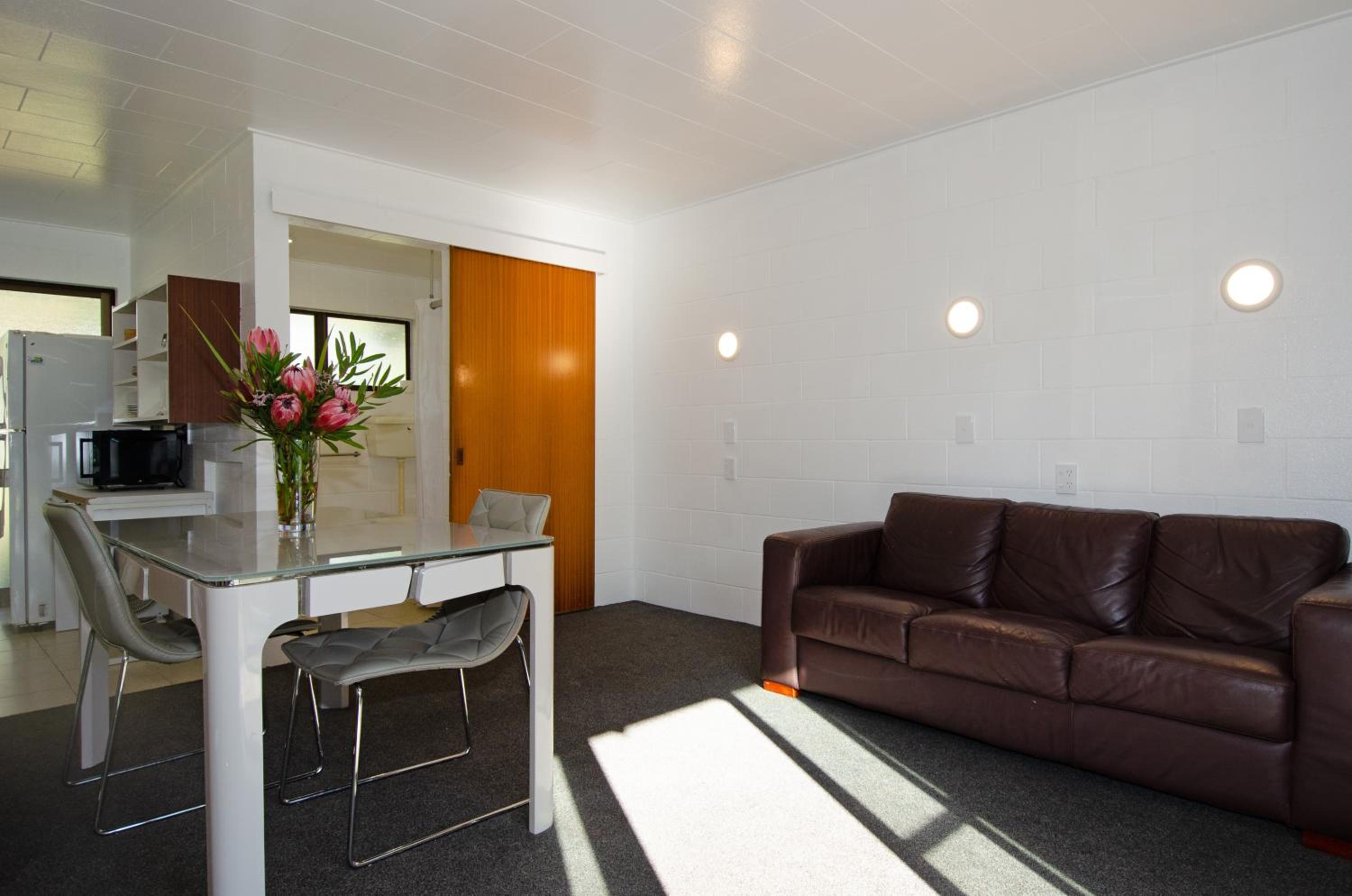 Family Room with Bathroom photo 2