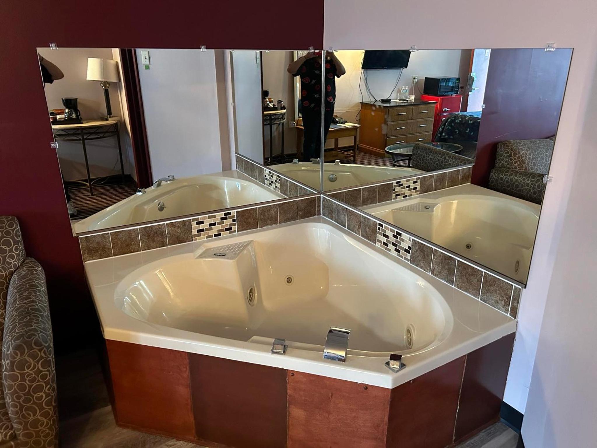 King Room with Spa Bath - Non-Smoking - Photo 6
