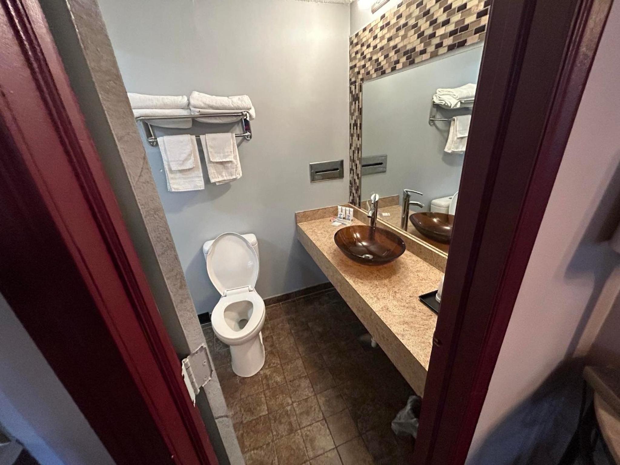 King Room with Spa Bath - Non-Smoking - Photo 8