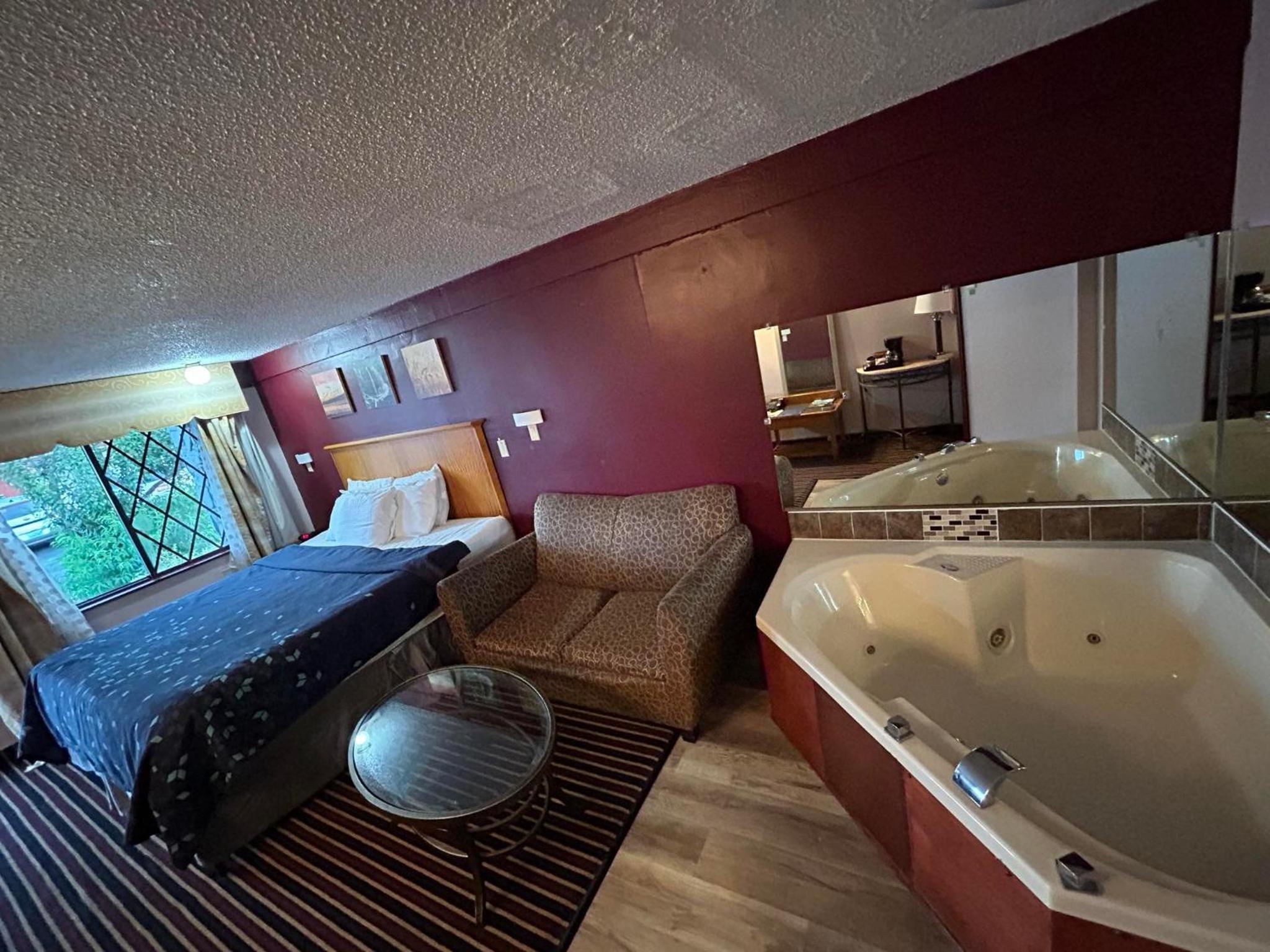 King Room with Spa Bath - Non-Smoking - Photo 1