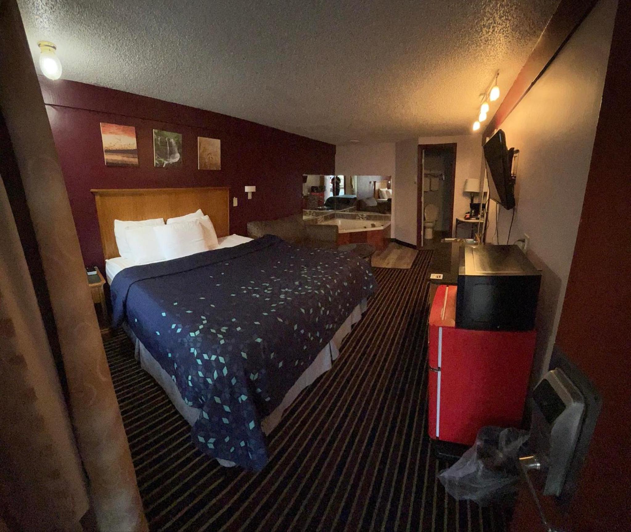 King Room with Spa Bath - Non-Smoking - Photo 7