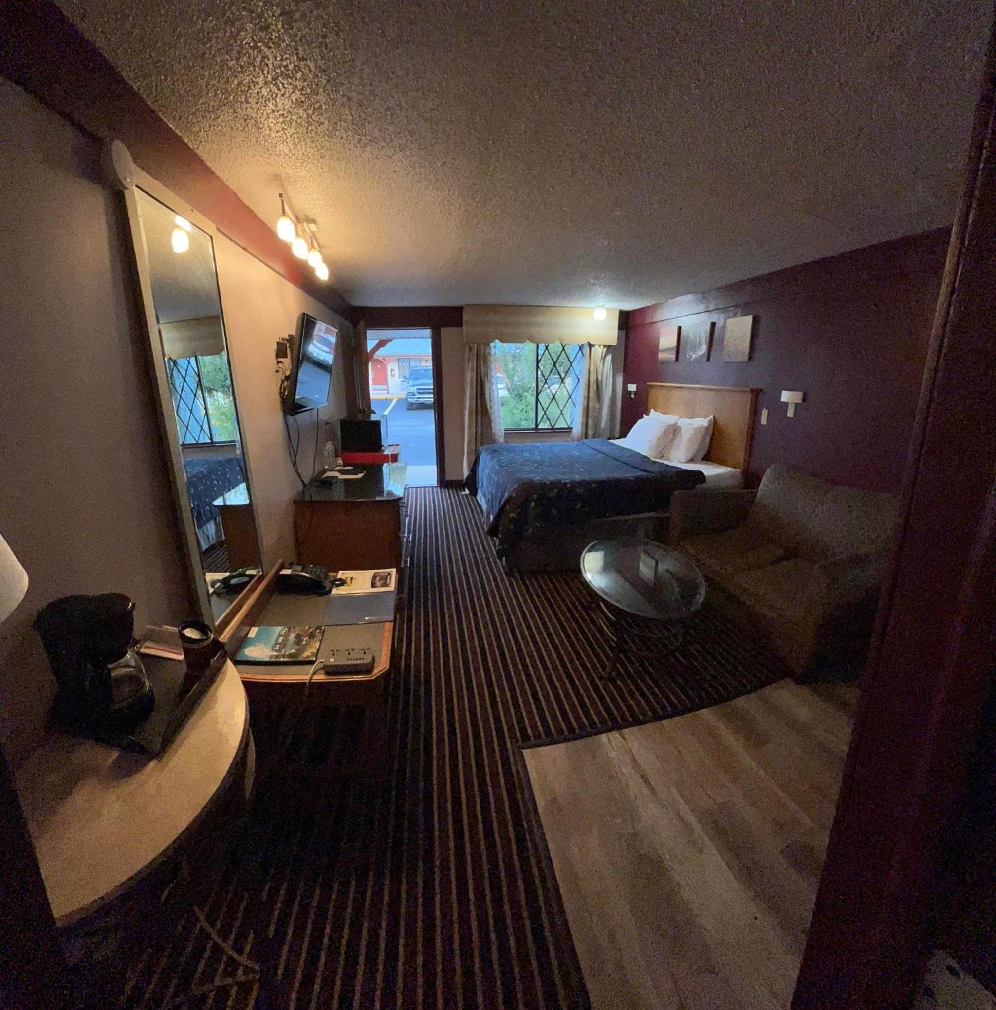 King Room with Spa Bath - Non-Smoking - Photo 3