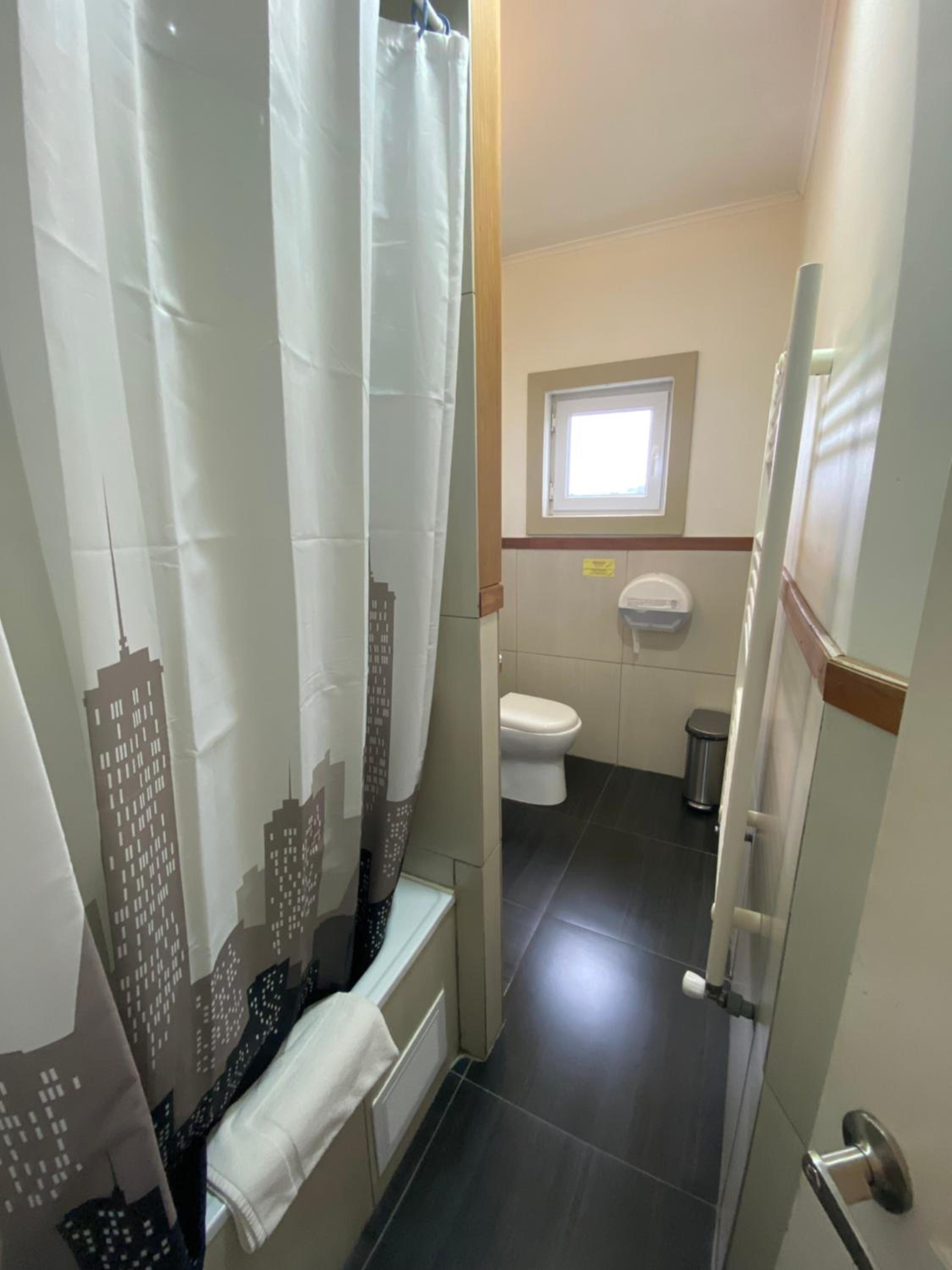 Single Room with Private External Bathroom photo 3