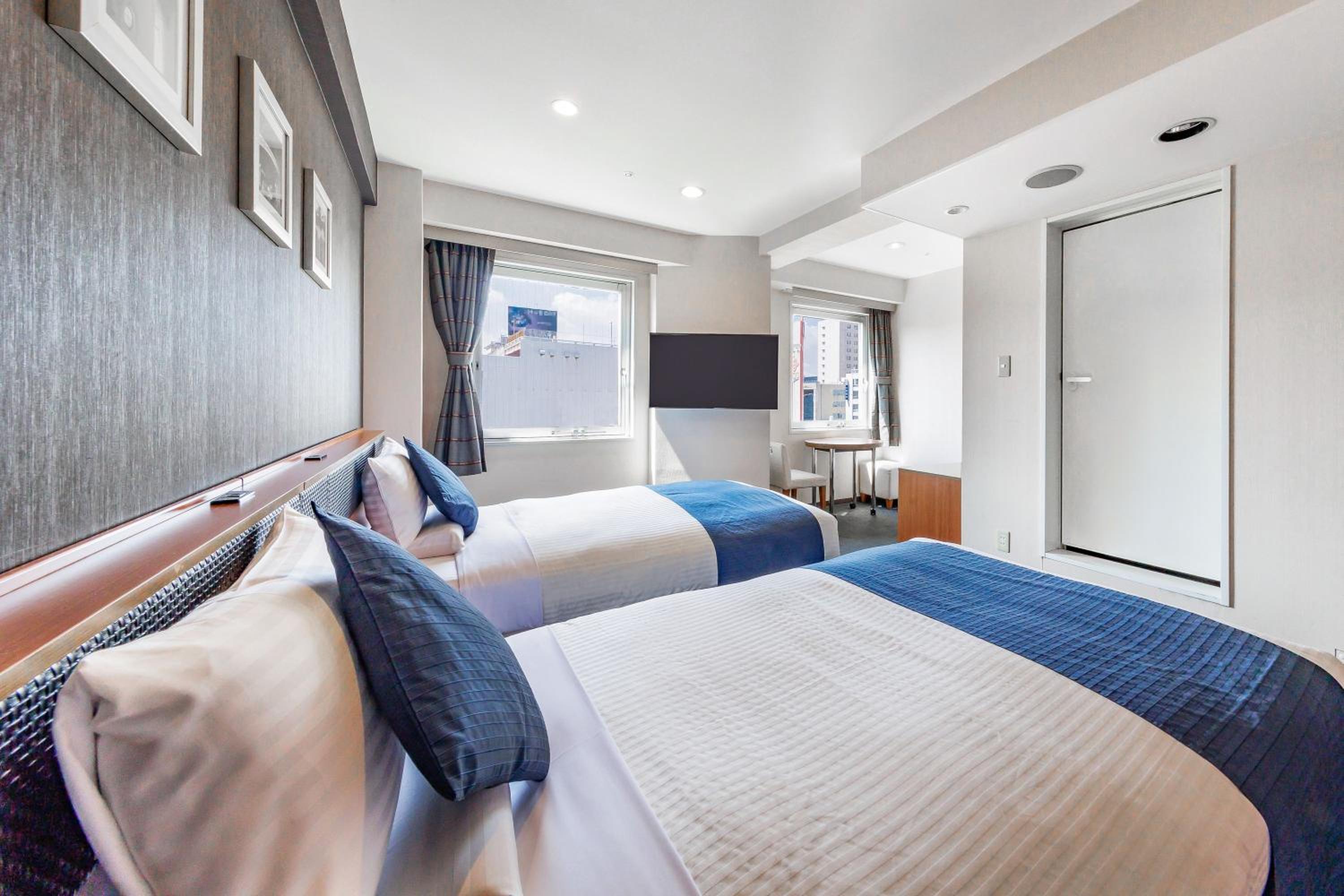 Twin Room - Non-Smoking - Photo 3