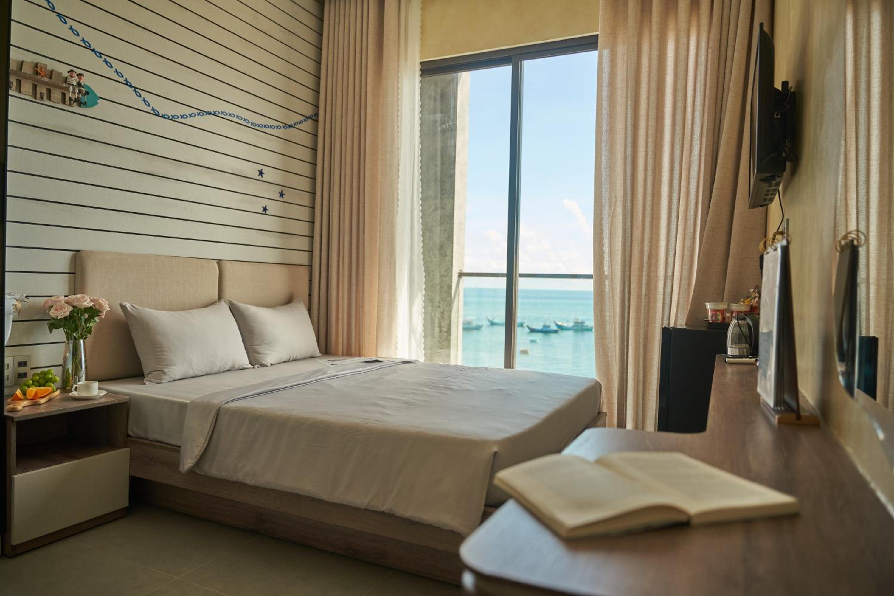 Queen Room with Sea View