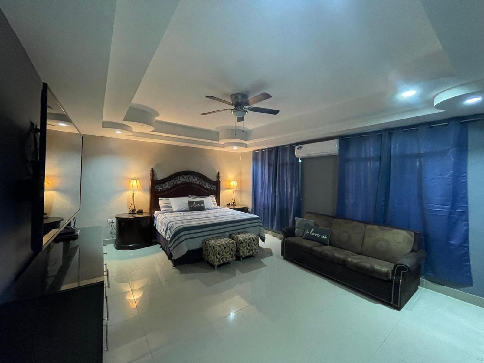 Villa photo 1