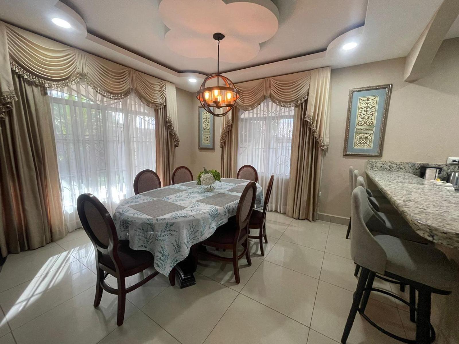 Villa photo 2