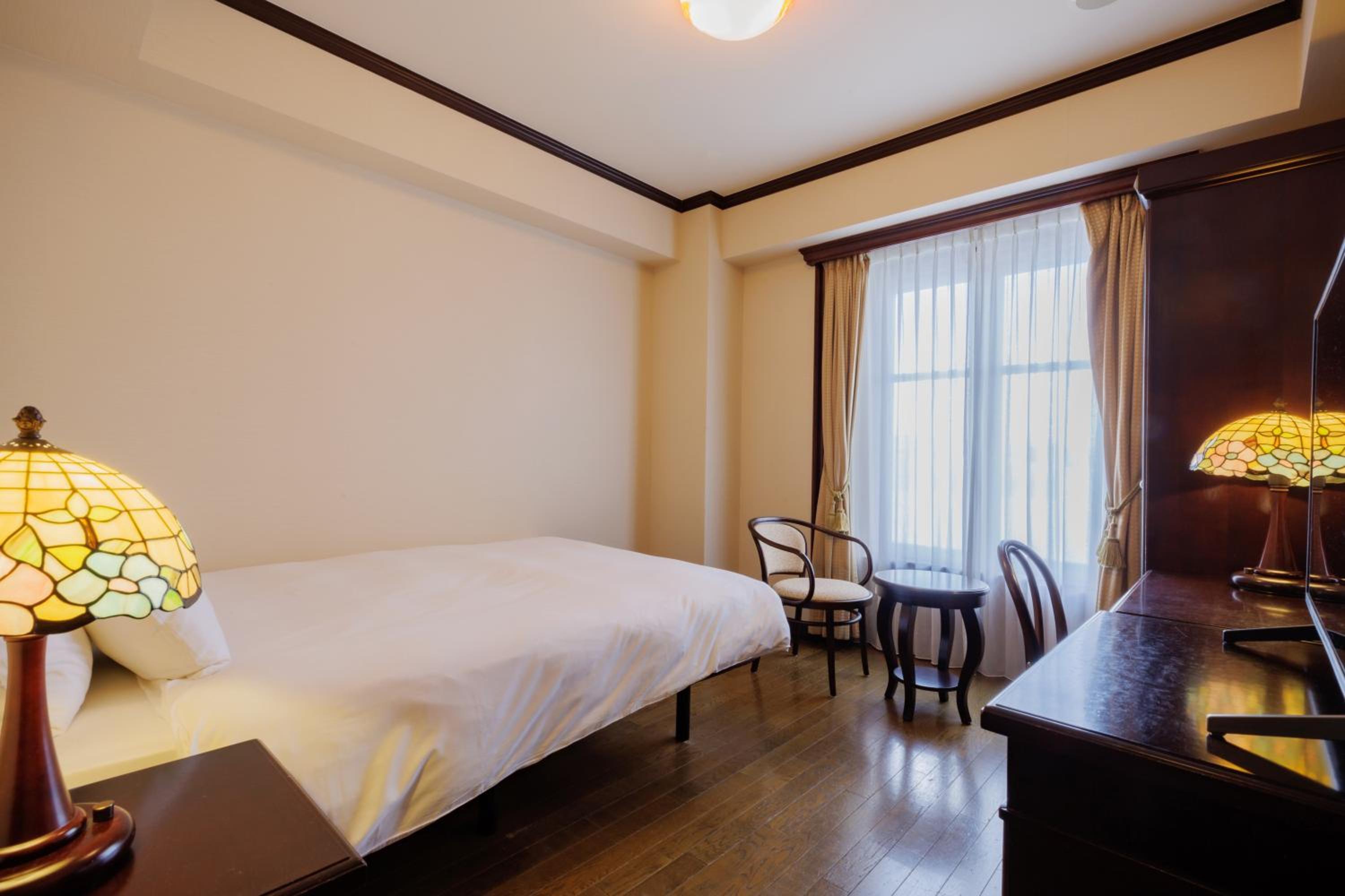 Double Room with Small Double Bed - Non-Smoking - Photo 10