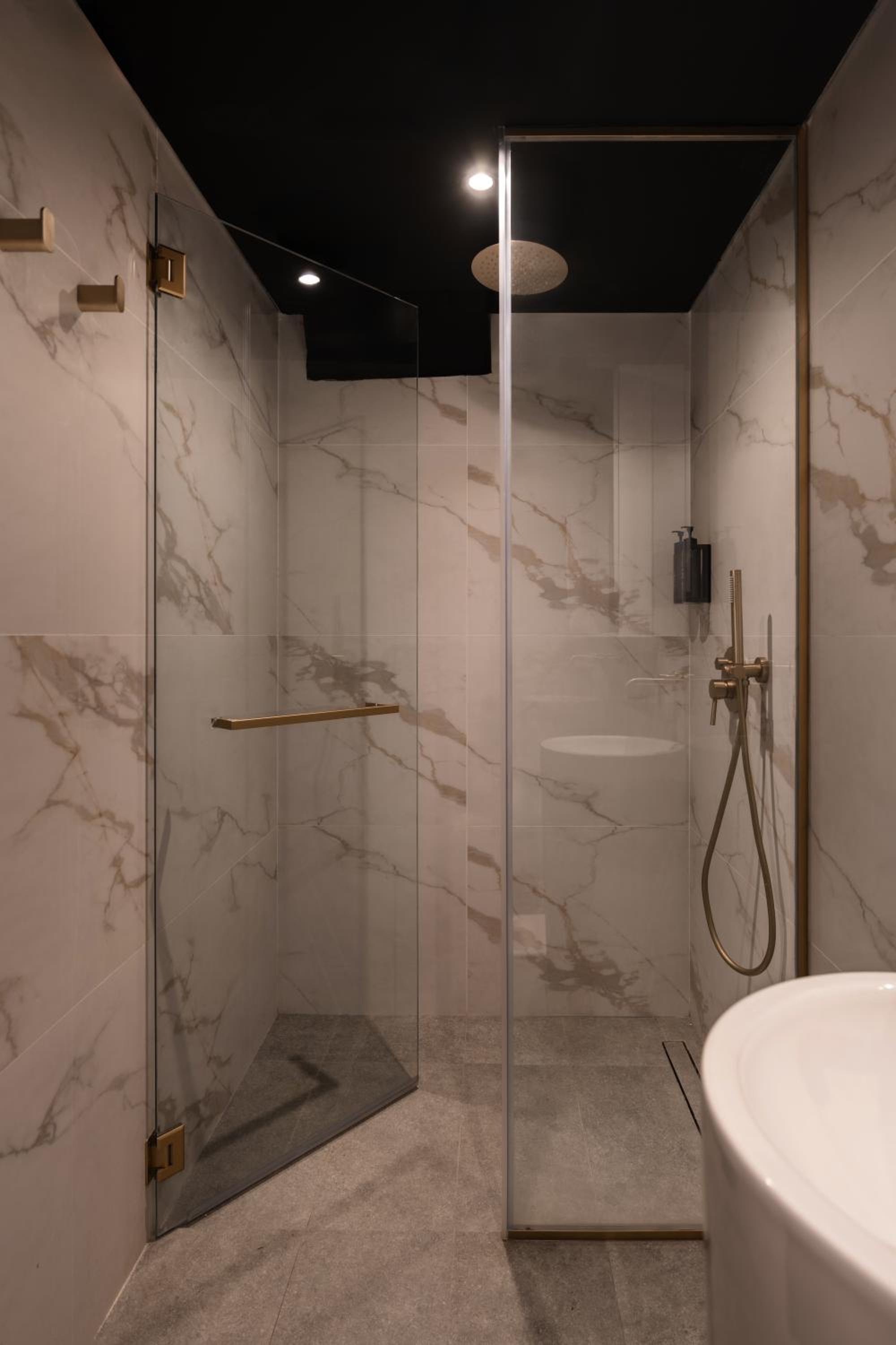 Female Private Room with 4 single capsules (Shared Bathroom)  photo 3