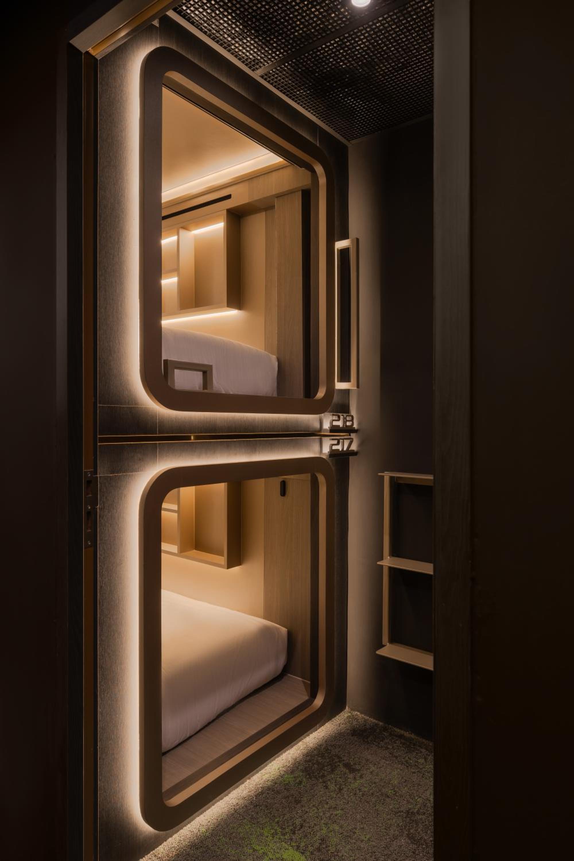 Private Room with 2 Single Capsule (Shared Bathroom) photo 2