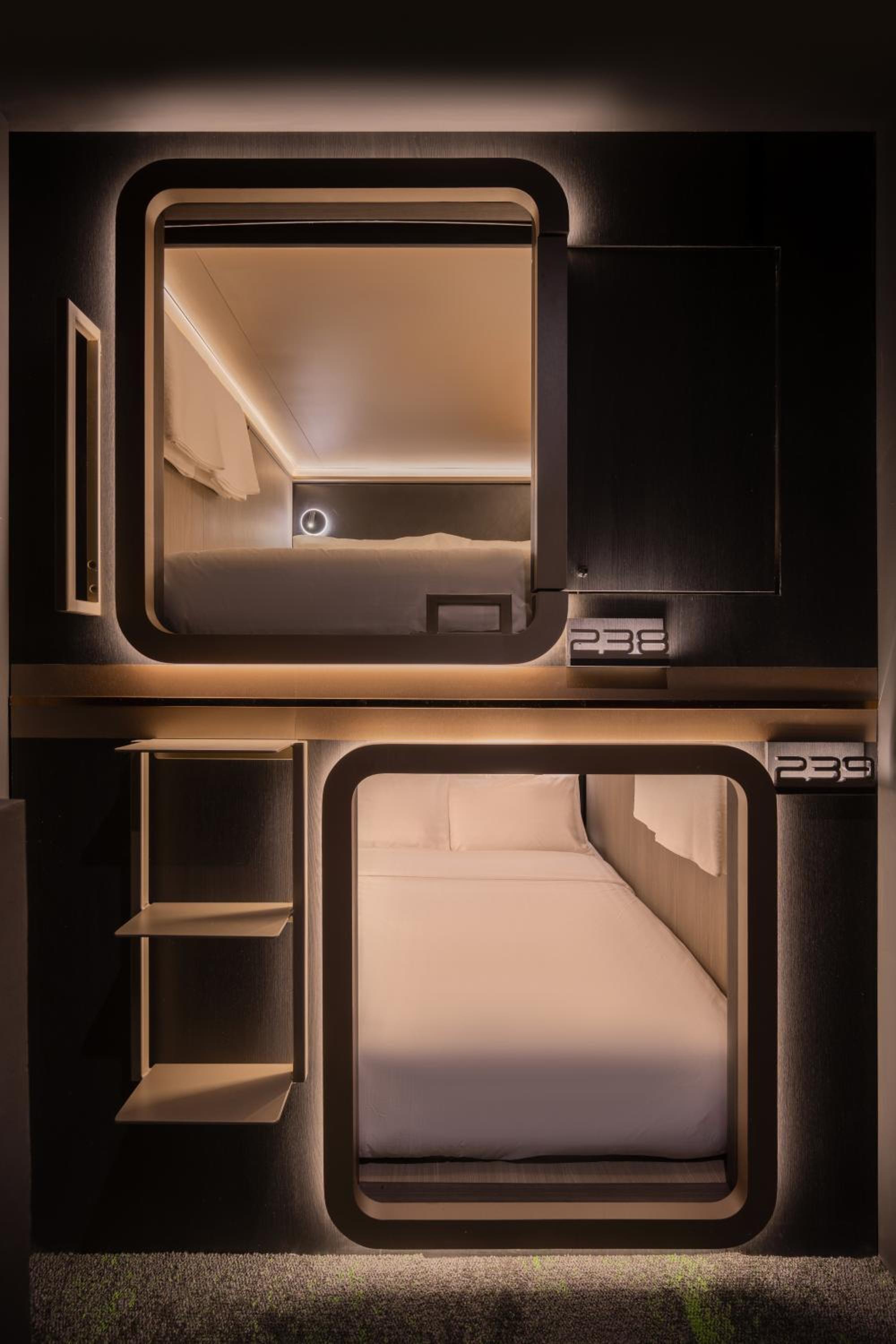 Private Room with 2 Queen Capsules (Shared Bathroom)