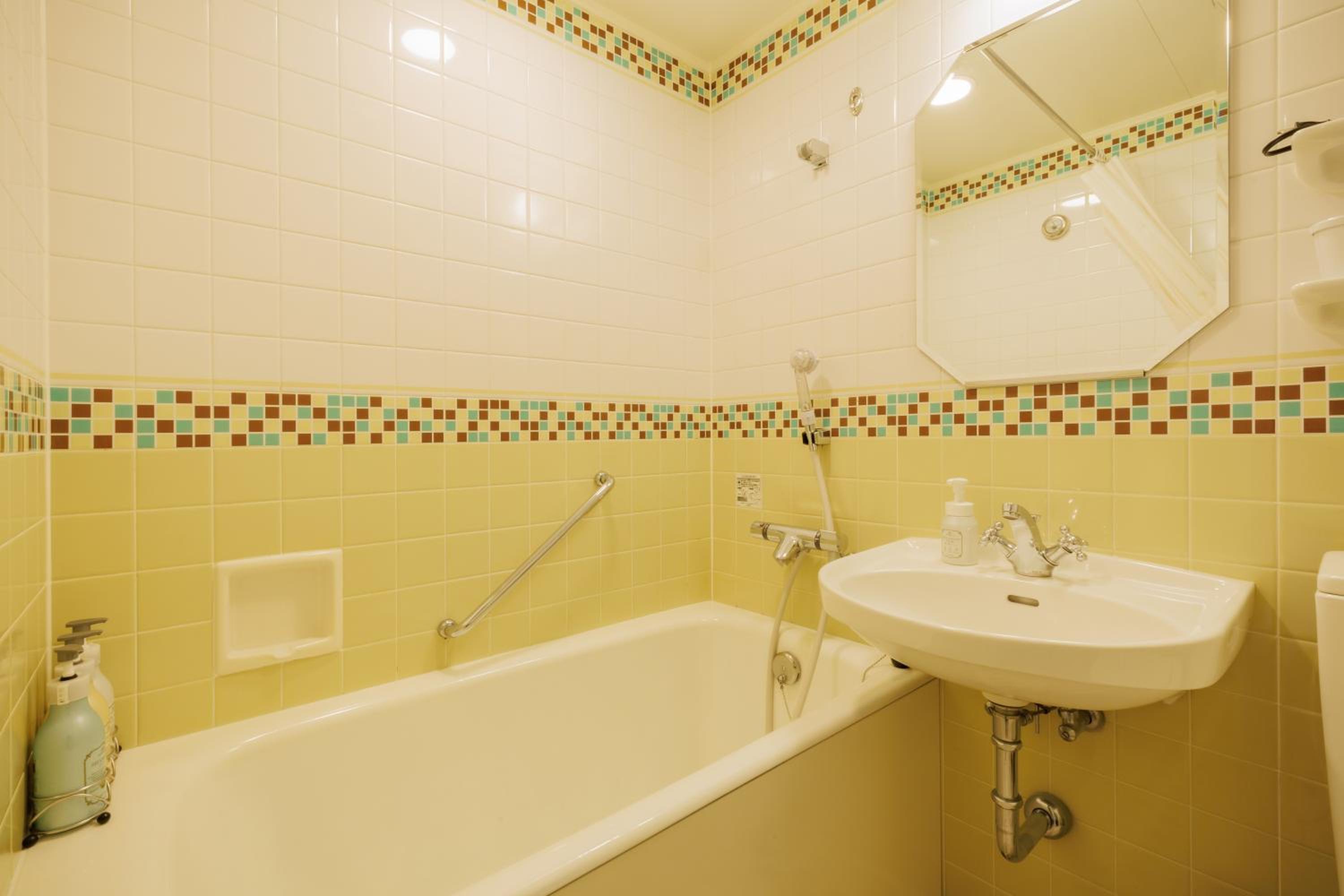 Double Room with Small Double Bed - Non-Smoking - Photo 2