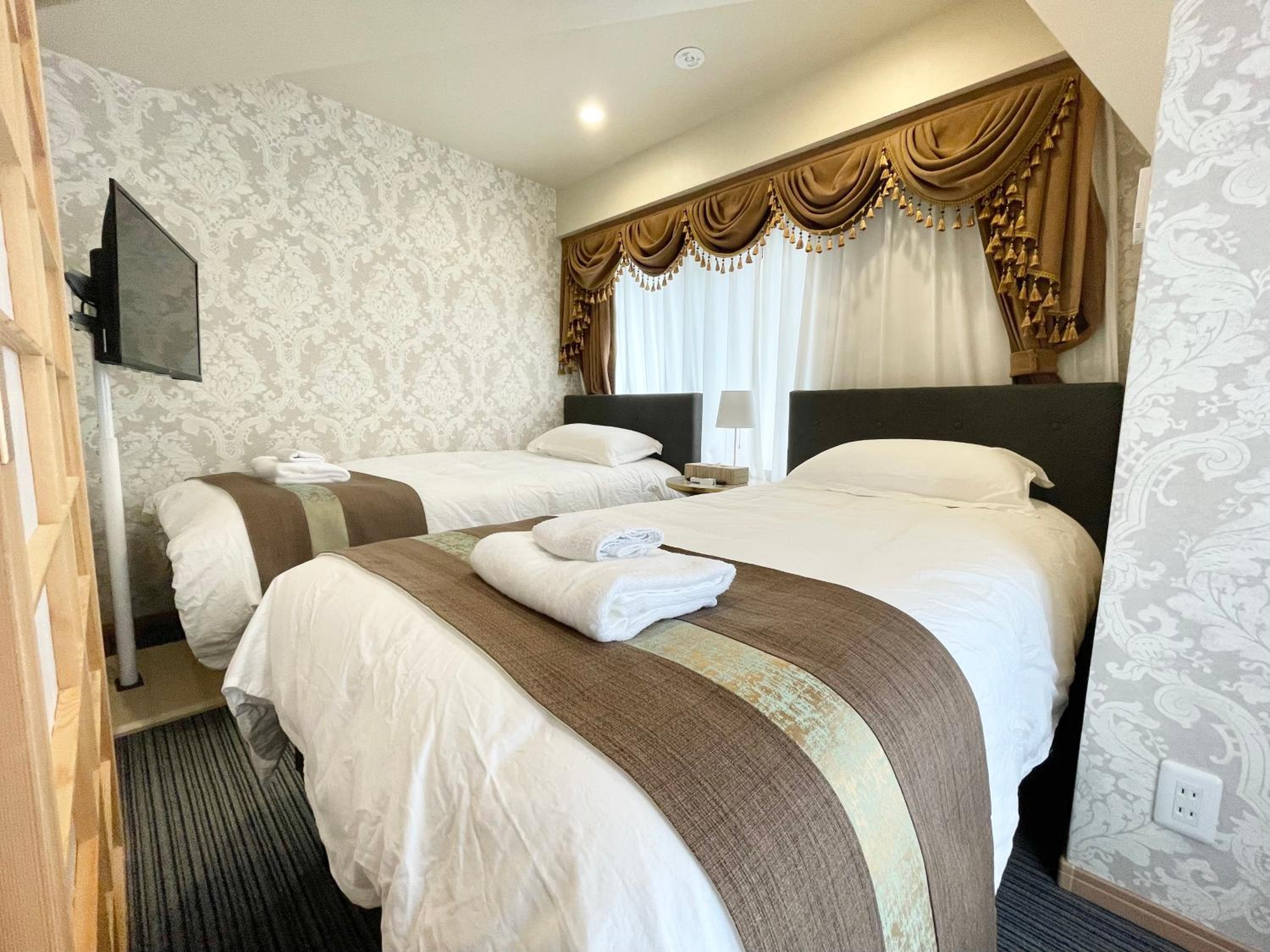 Quadruple Room with Balcony photo 1
