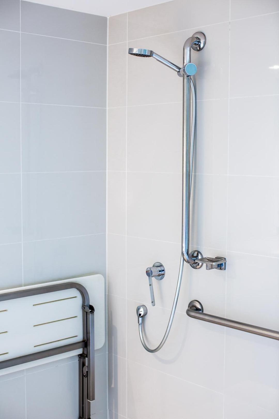 One-Bedroom with Accessible Bathroom photo 3