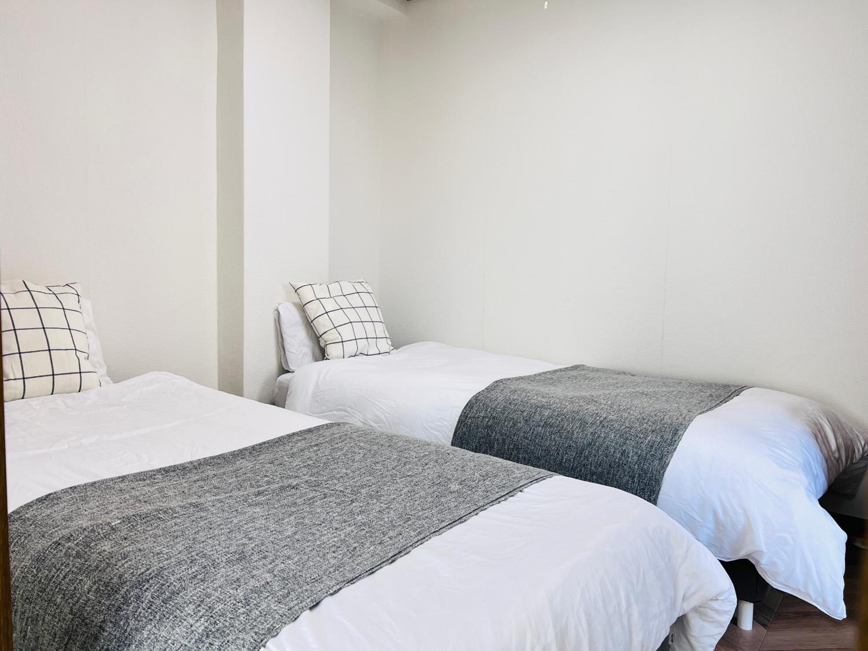 Two-Bedroom Apartment with Balcony photo 2