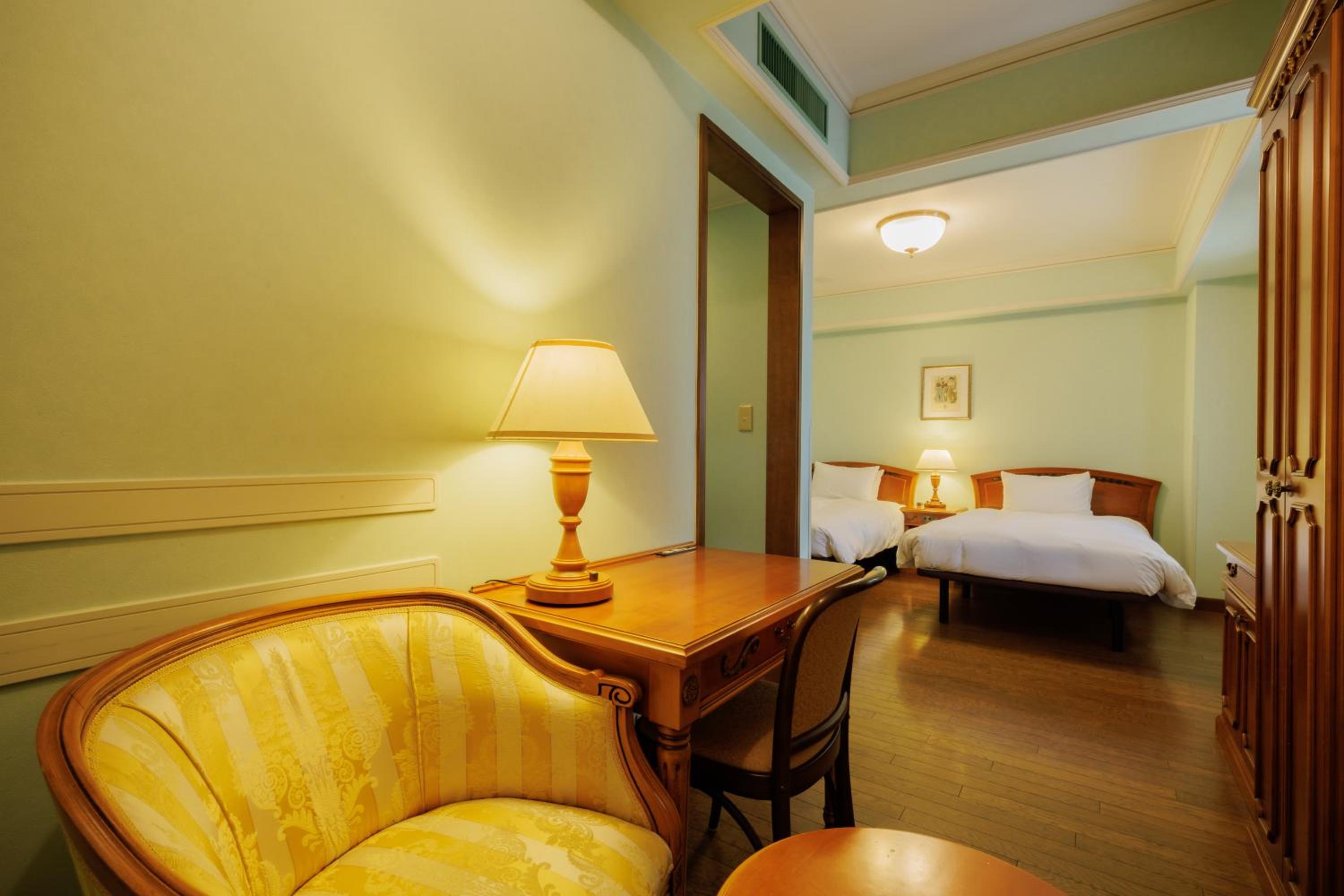 Deluxe Corner Twin Room - Non-Smoking - Photo 6