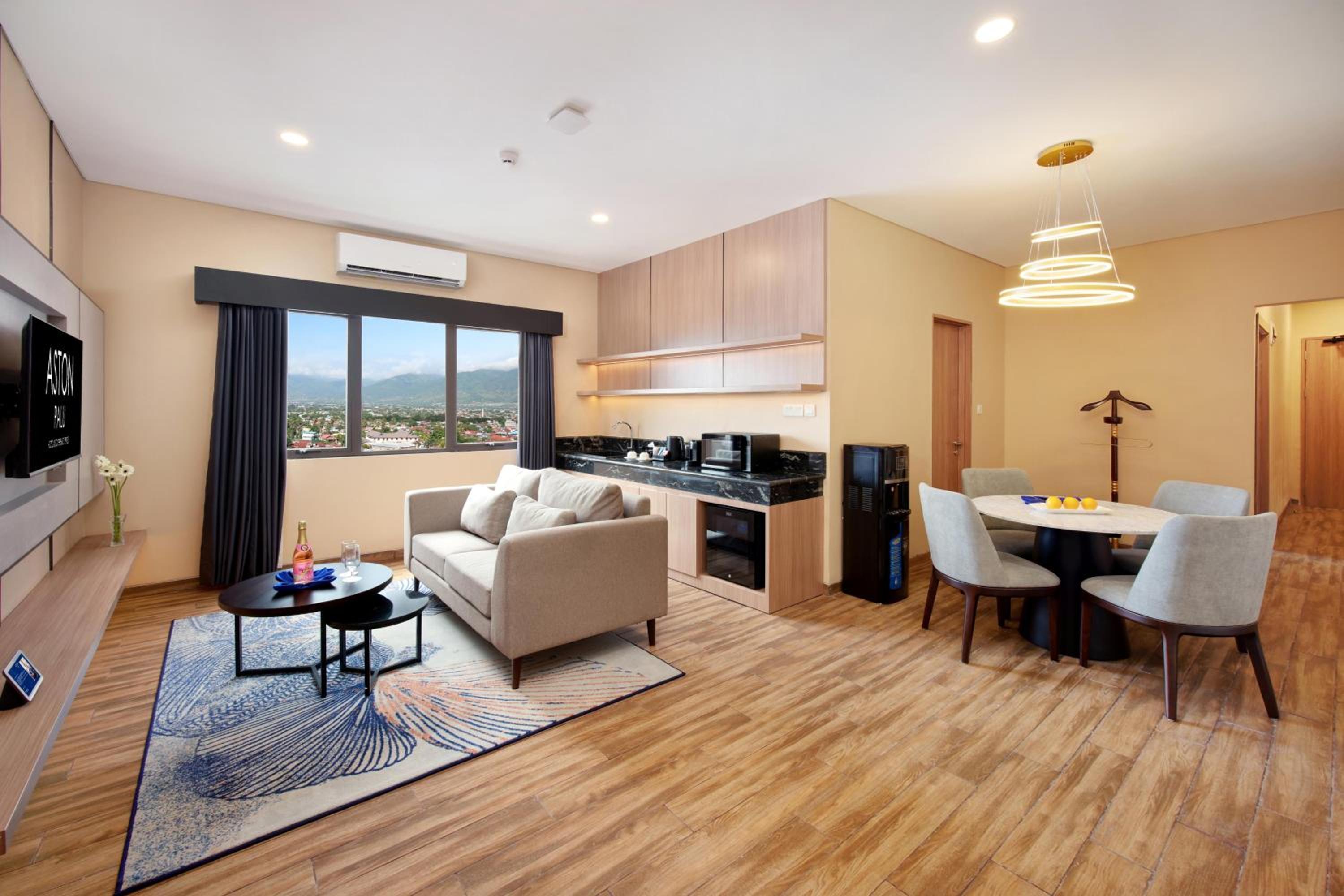 Penthouse - Photo 1