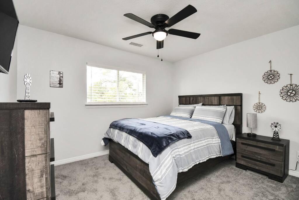 Three-Bedroom House photo 1