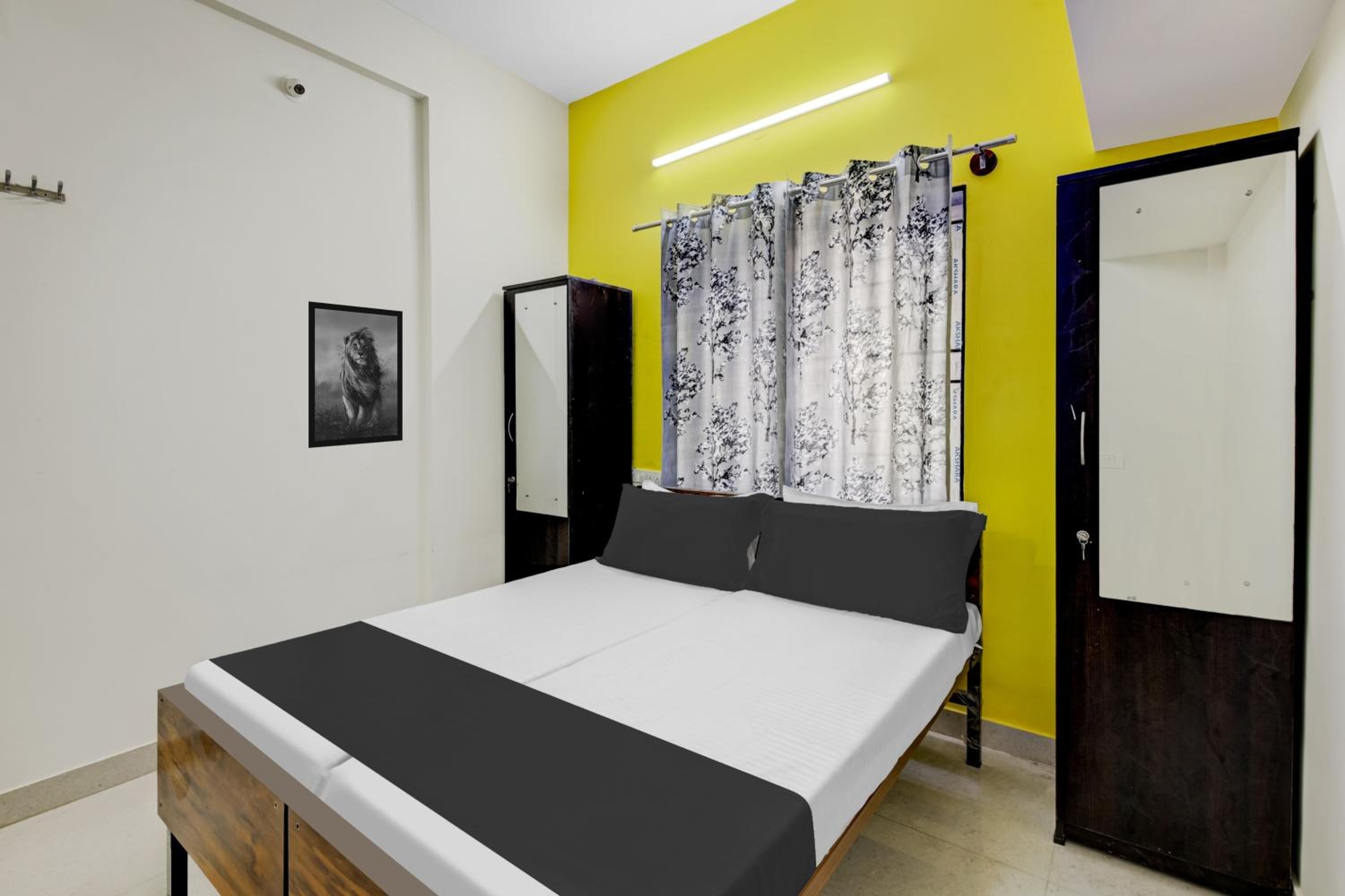 Standard Double Room photo 2
