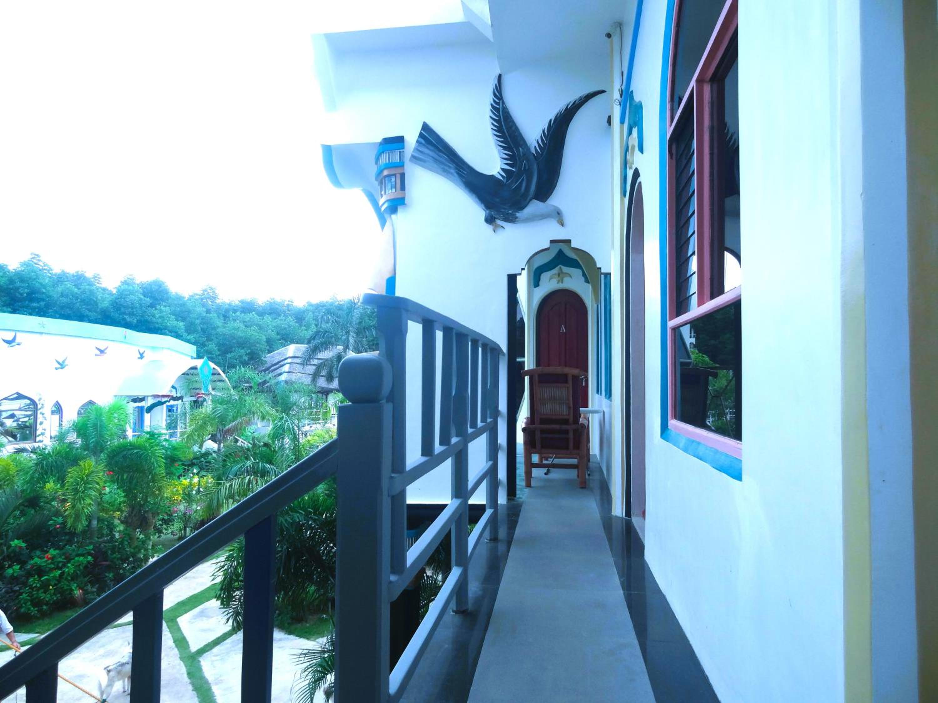 Deluxe Room - Photo 5