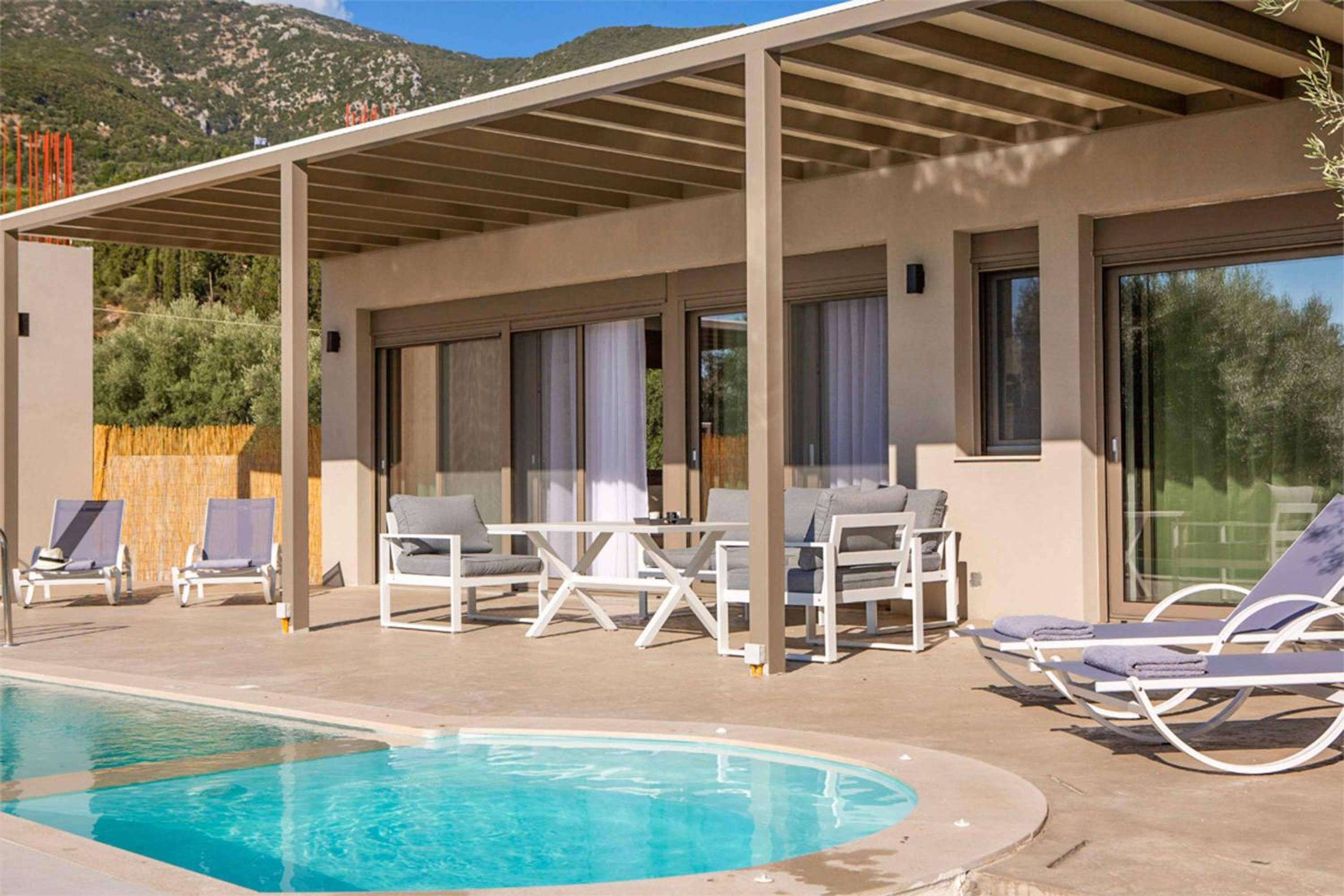 Villa photo 2