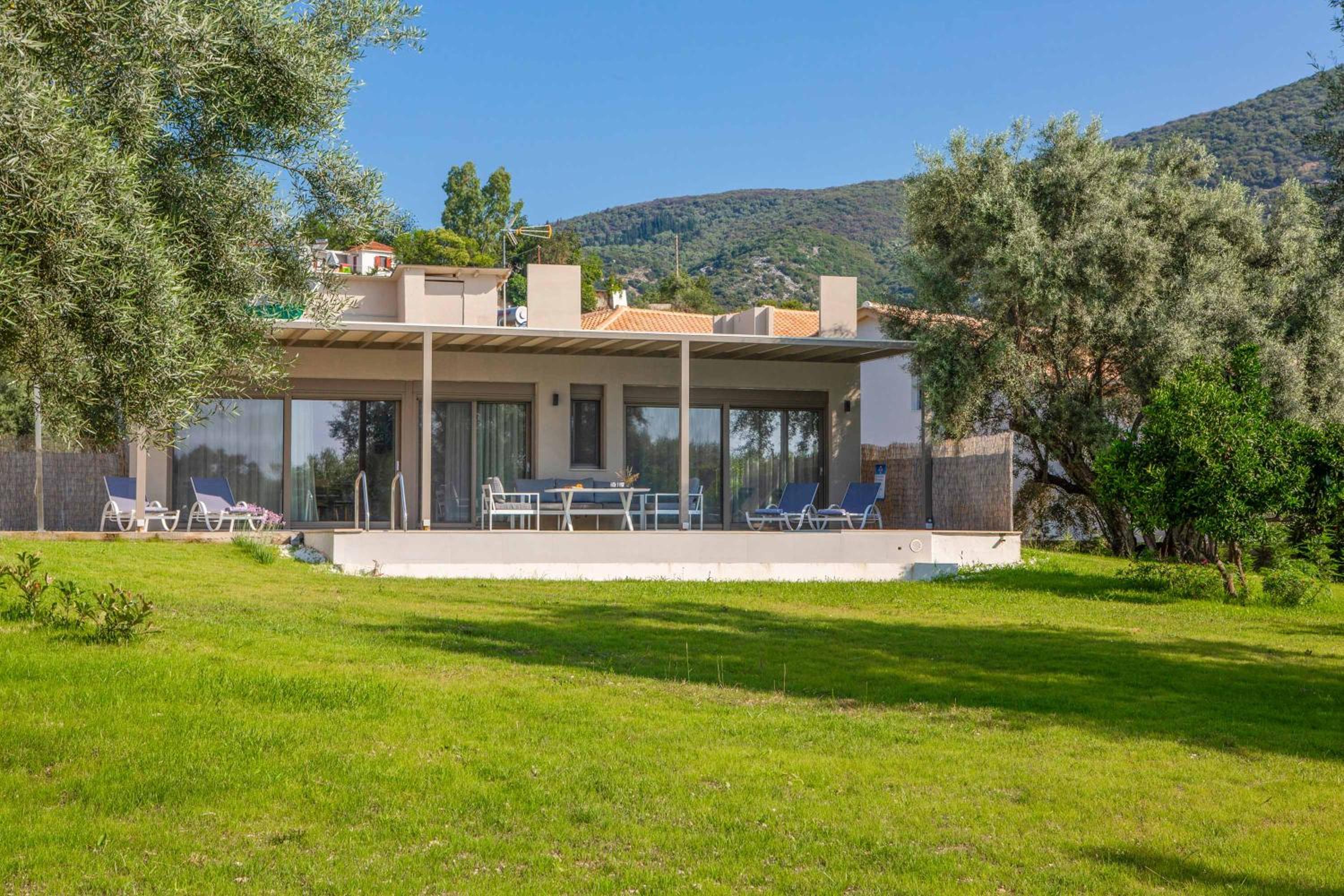 Villa photo 3