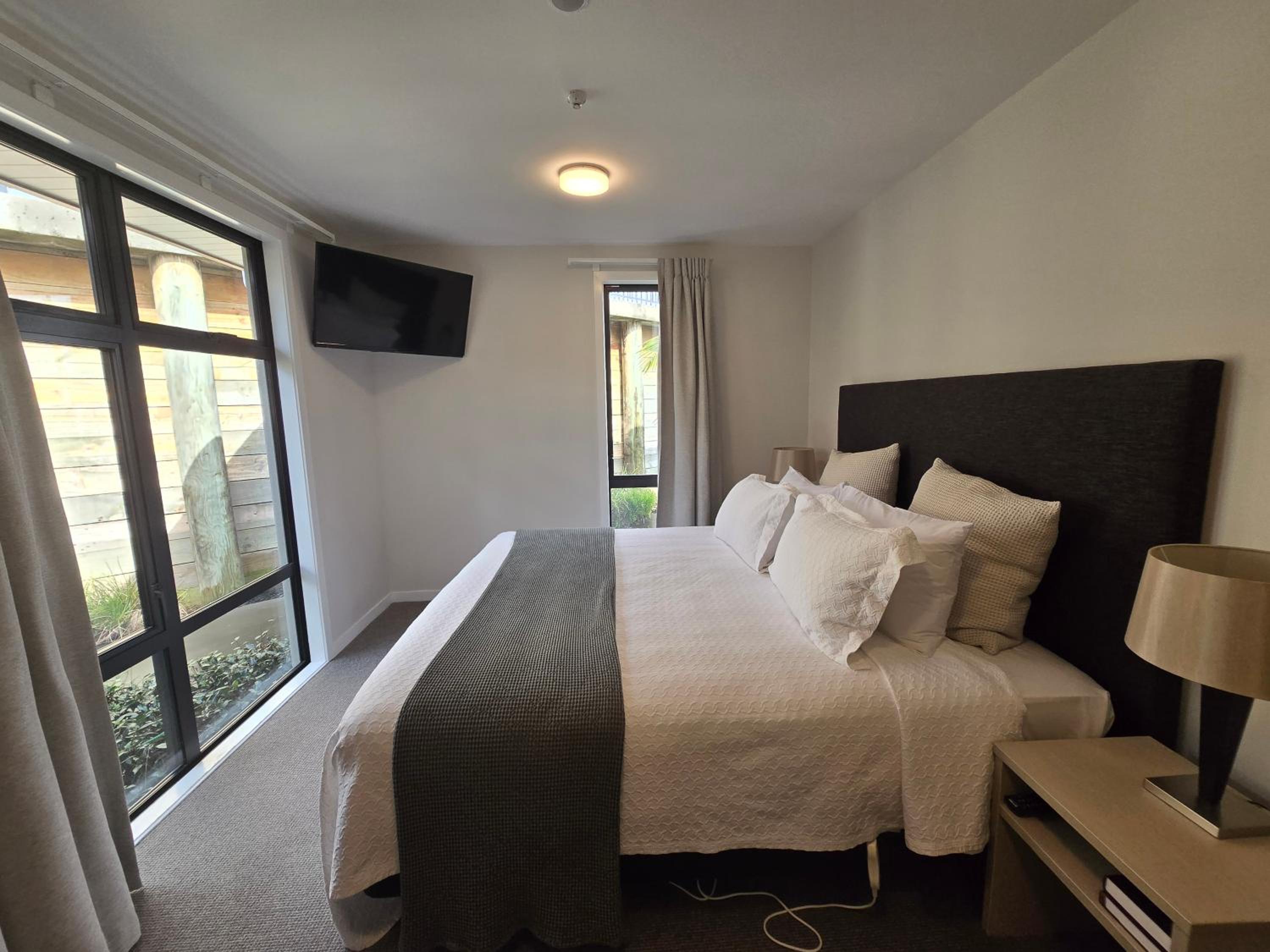 Two-Bedroom Apartment - Photo 5