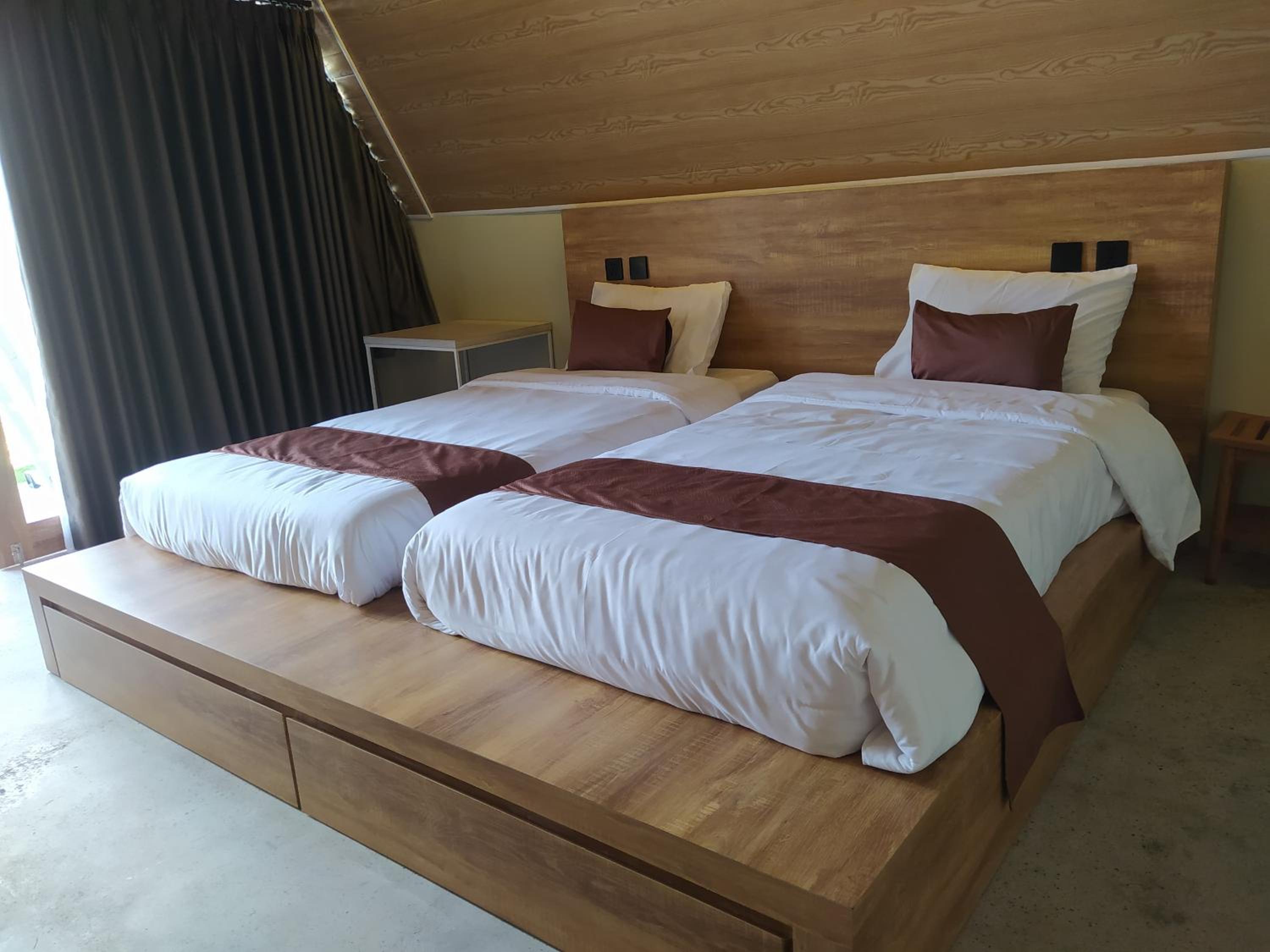 Deluxe Twin Room - Photo 1