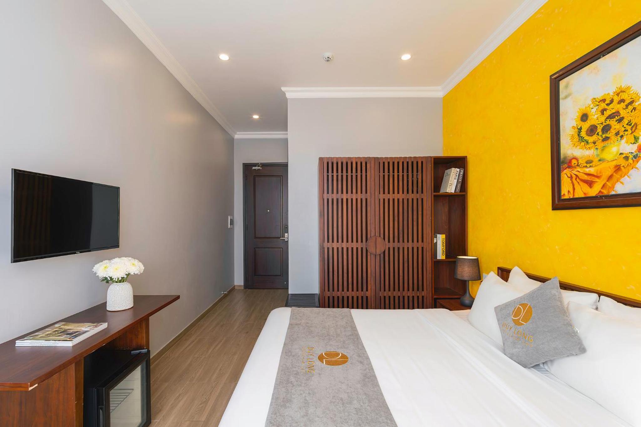Deluxe Double Room with Balcony - Photo 6
