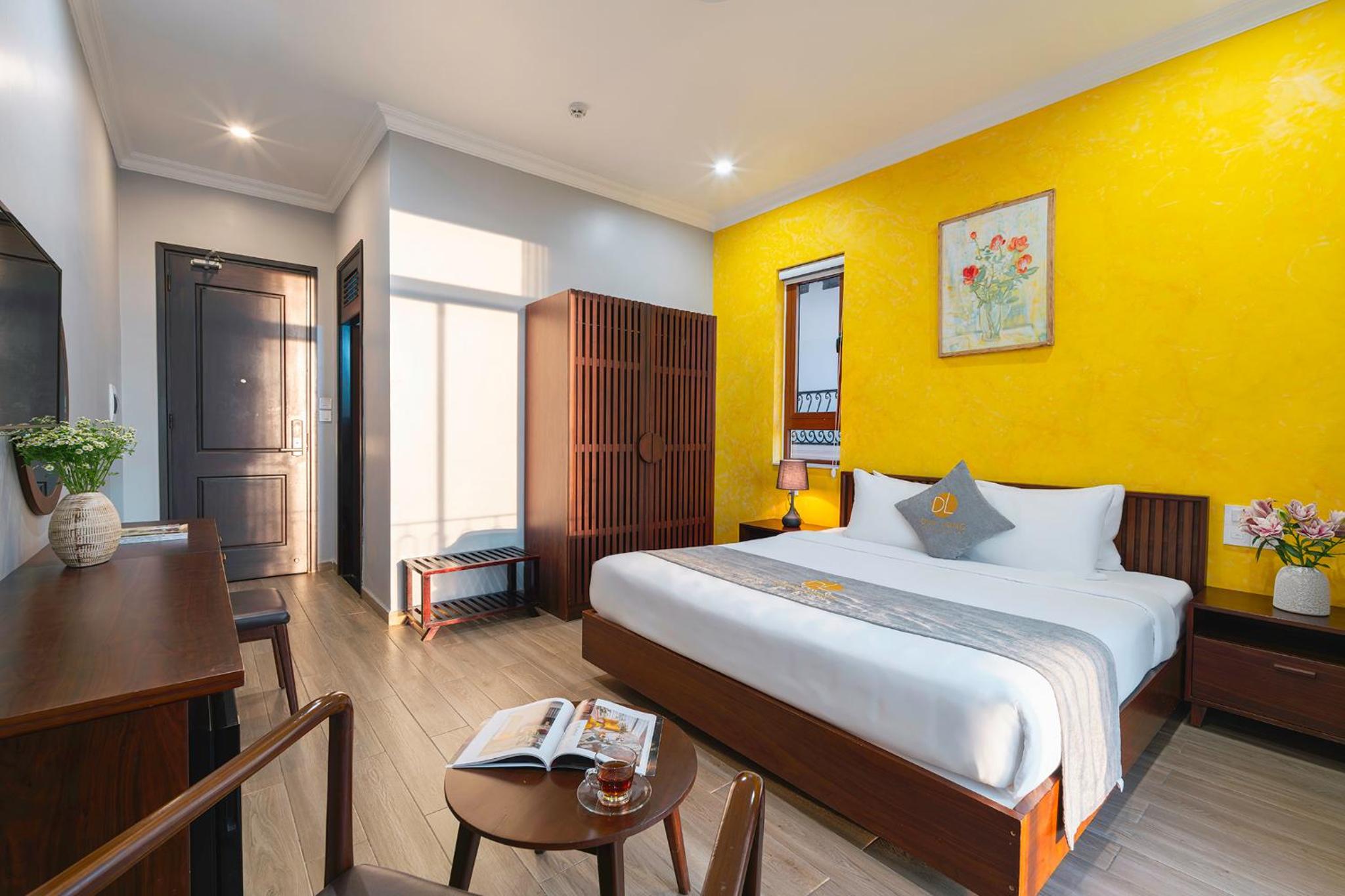Deluxe Double Room with Balcony - Photo 2