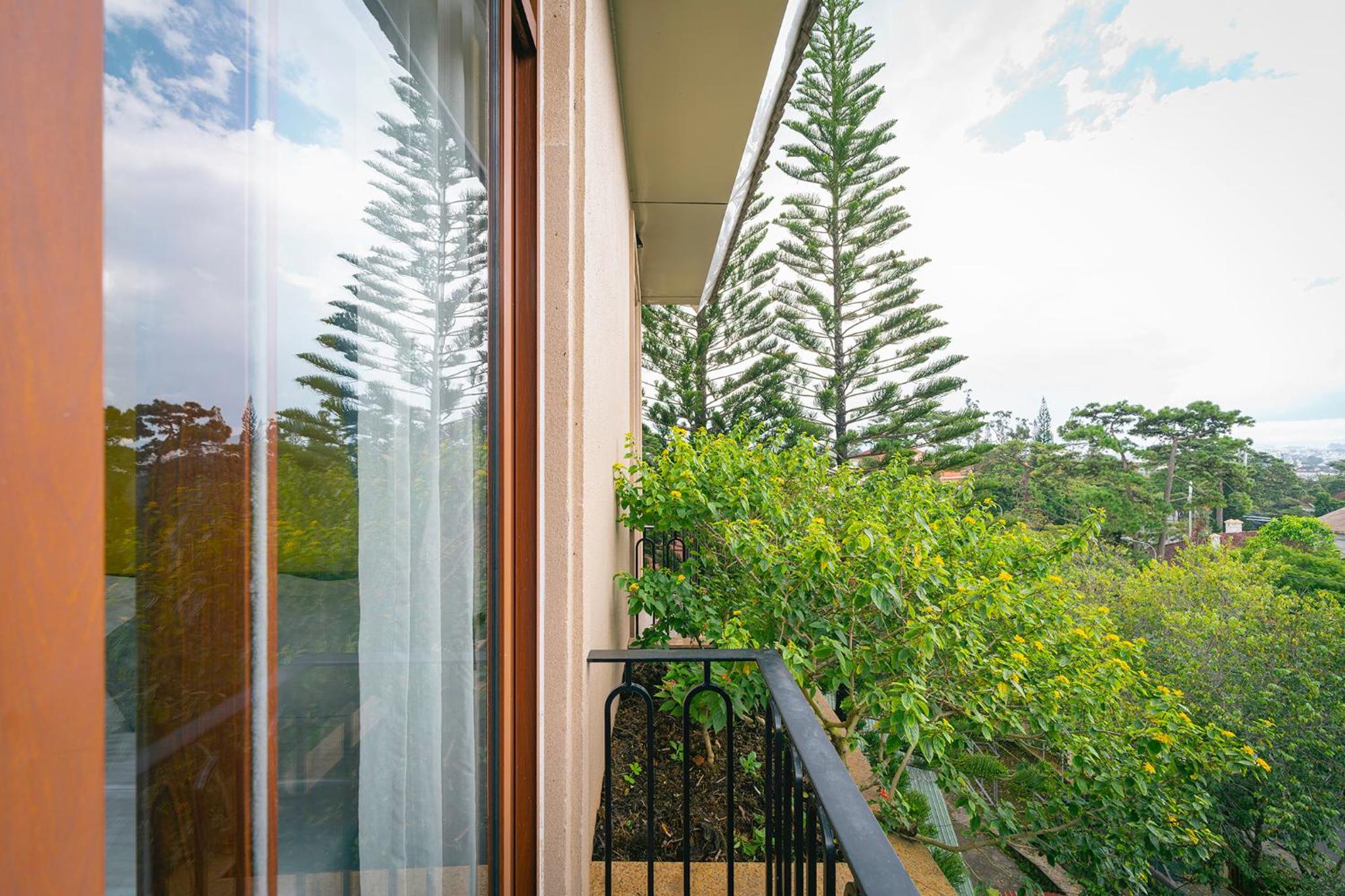 Triple Room with Balcony - Photo 10