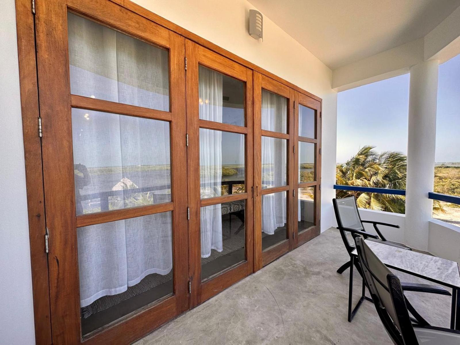 Suite with Lake View photo 2