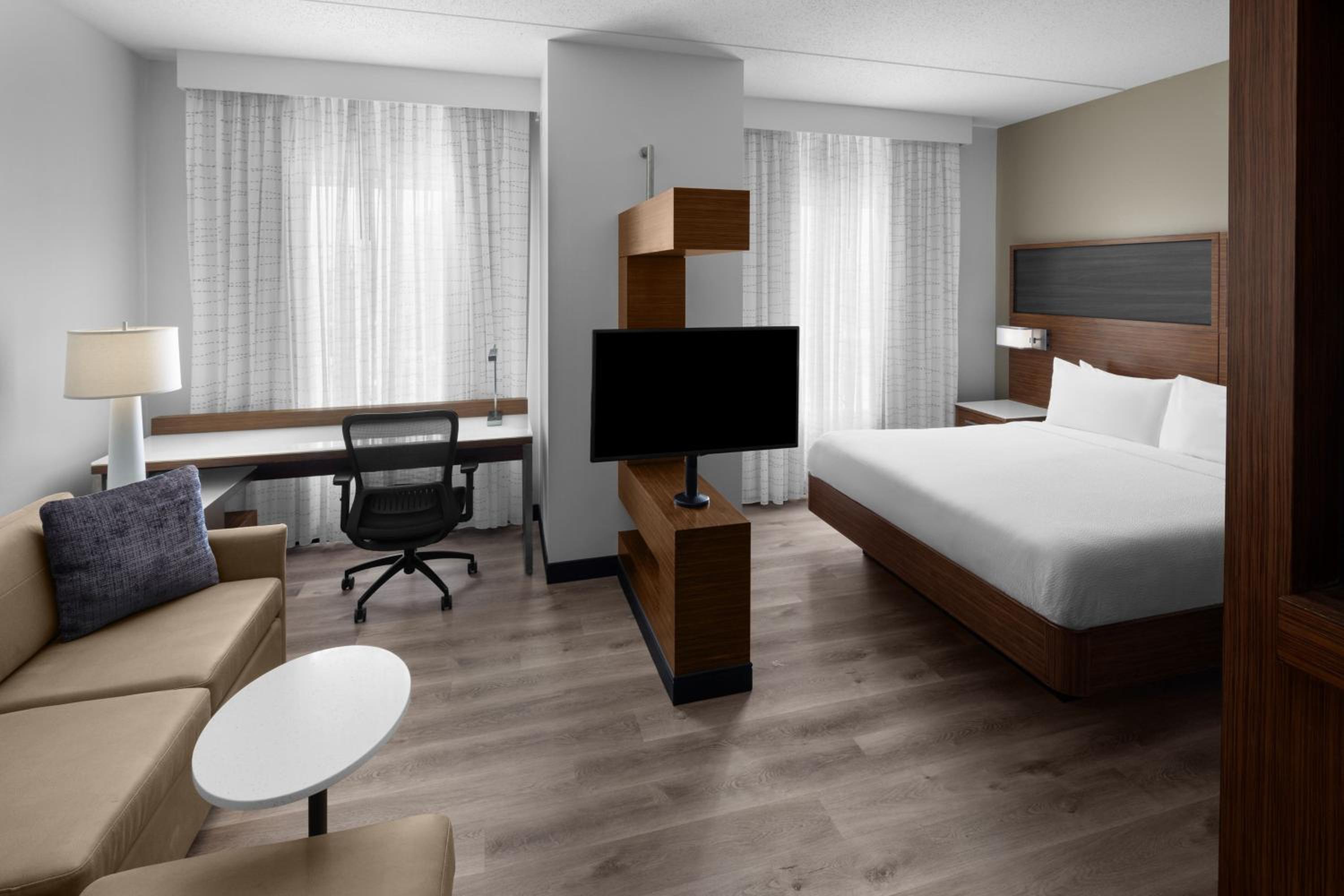 King Studio with Sofa Bed and Adapted Tub - Mobility Accessible photo 1
