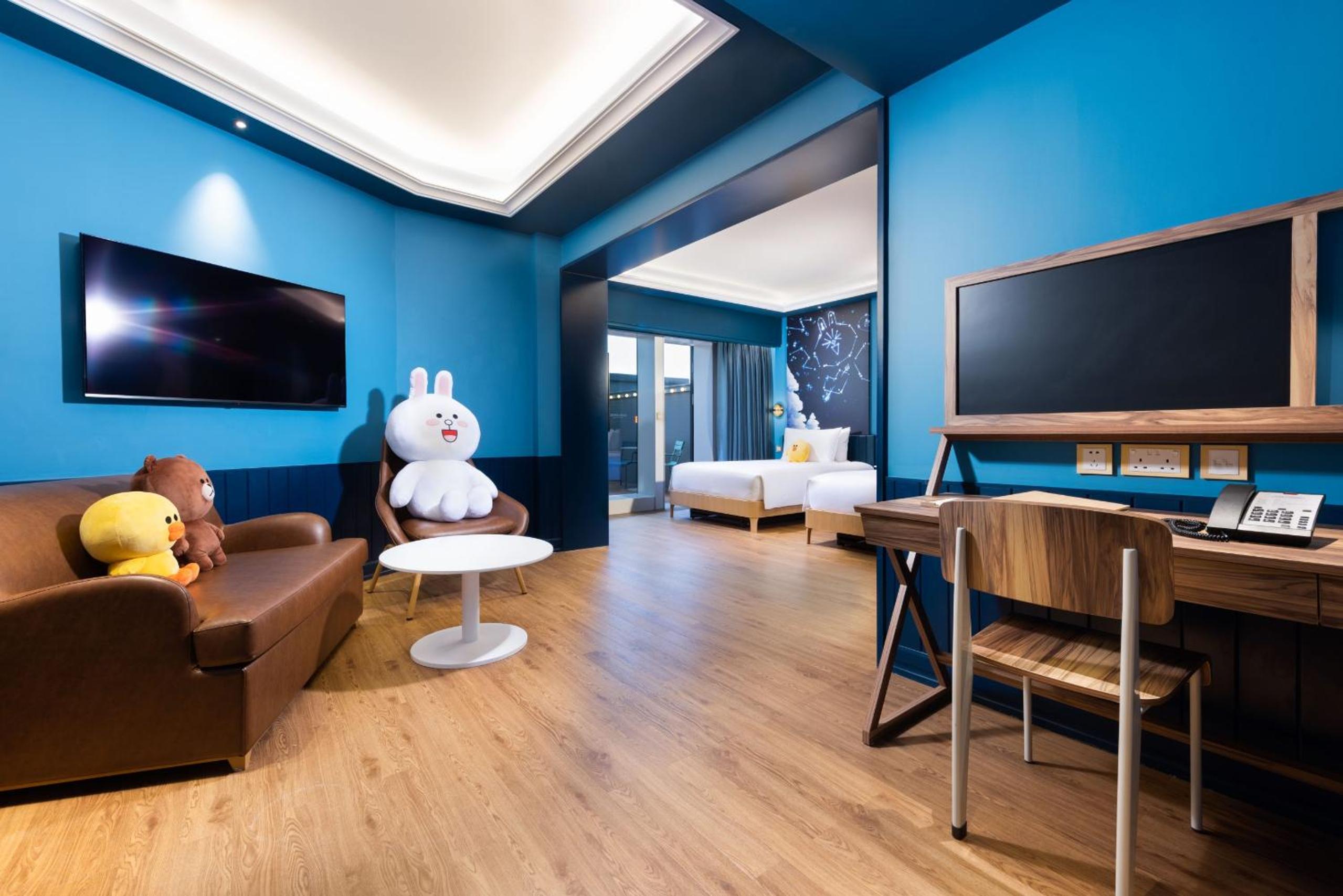 LINE FRIENDS BROWN Studio Balcony Room - Twin