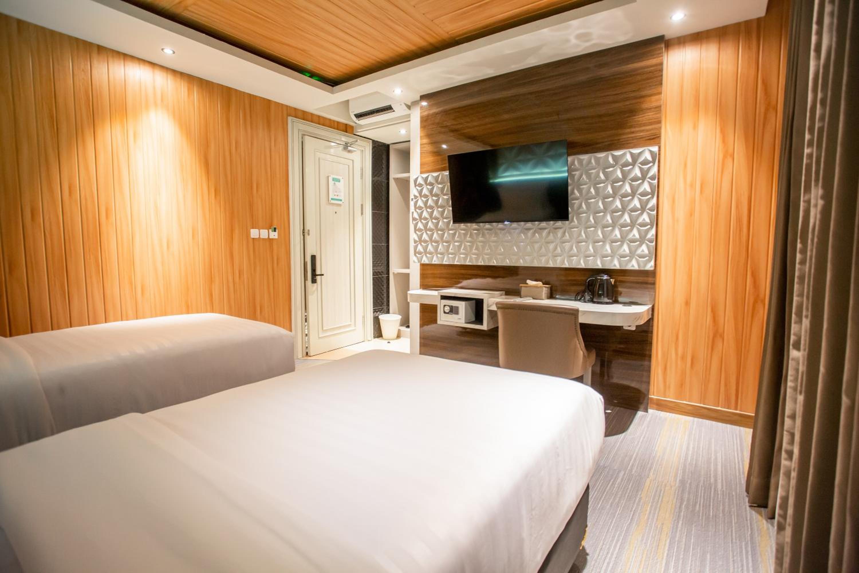 Executive Suite